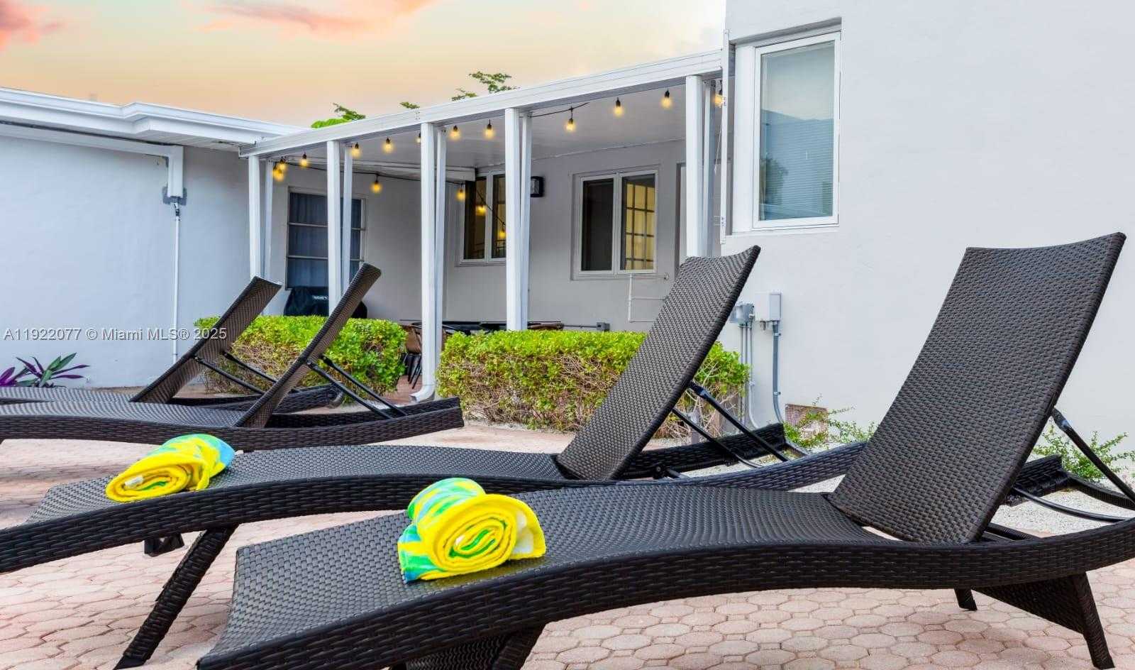 Small Image of 1230 SOUTH WEST 22ND TER, Miami Number 13