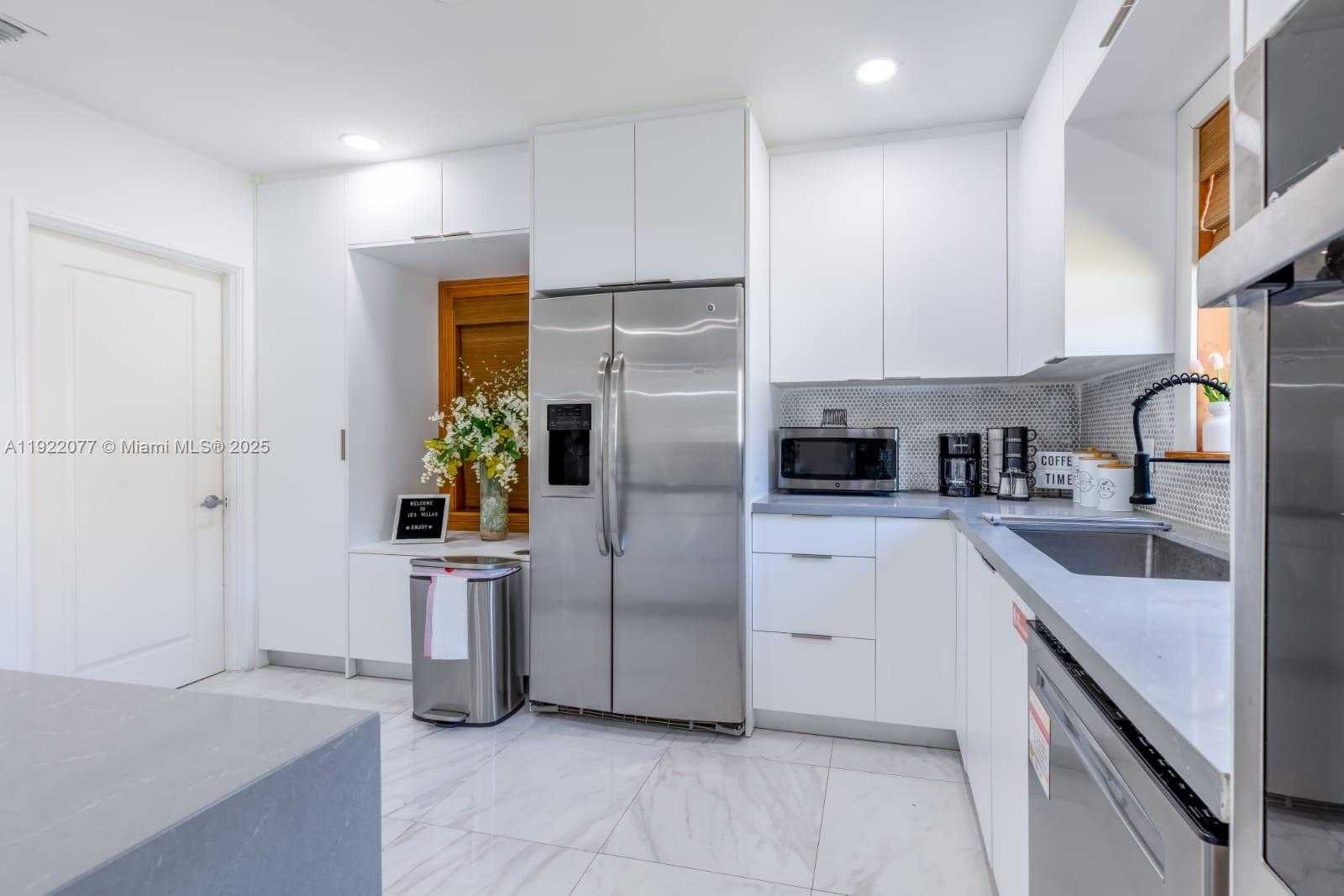 Small Image of 1230 SOUTH WEST 22ND TER, Miami Number 20