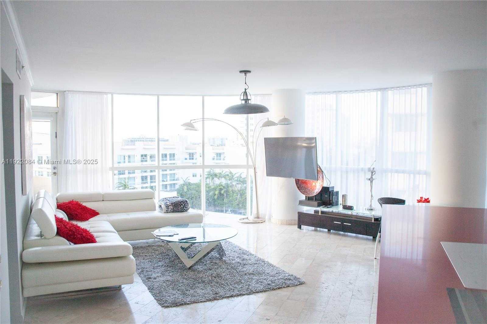 Small Image of 6301 COLLINS AVE #807, Miami Beach Number 27