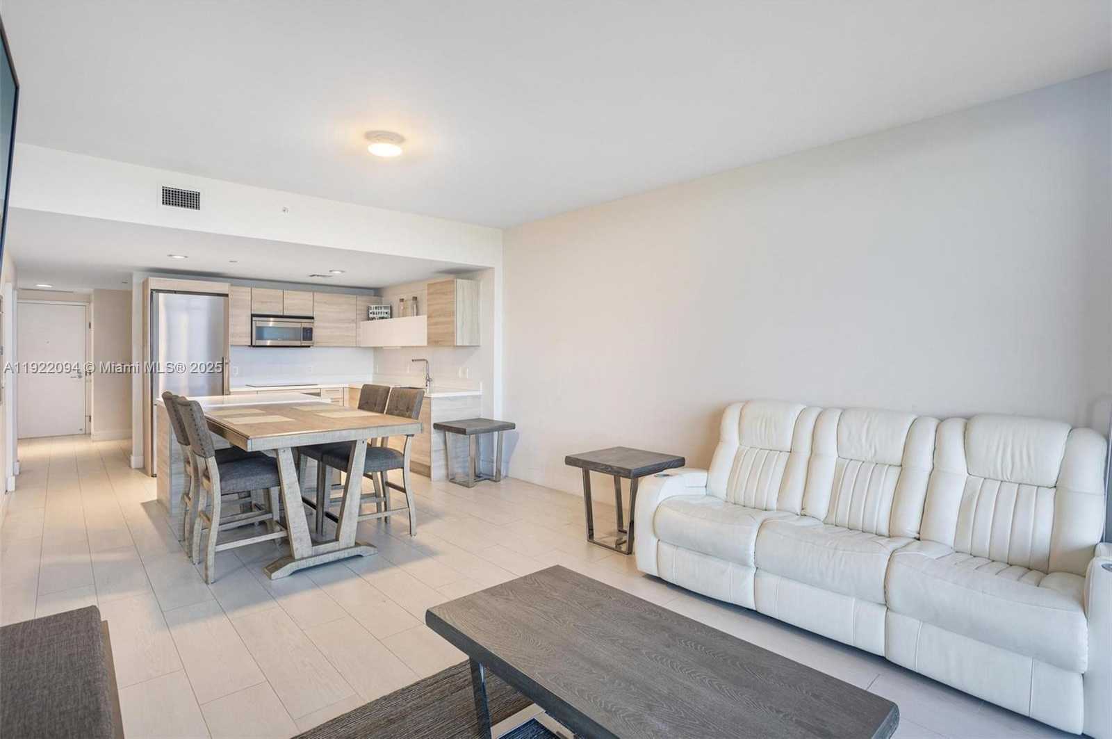 Small Image of 16385 BISCAYNE BLVD #3016, North Miami Beach Number 12