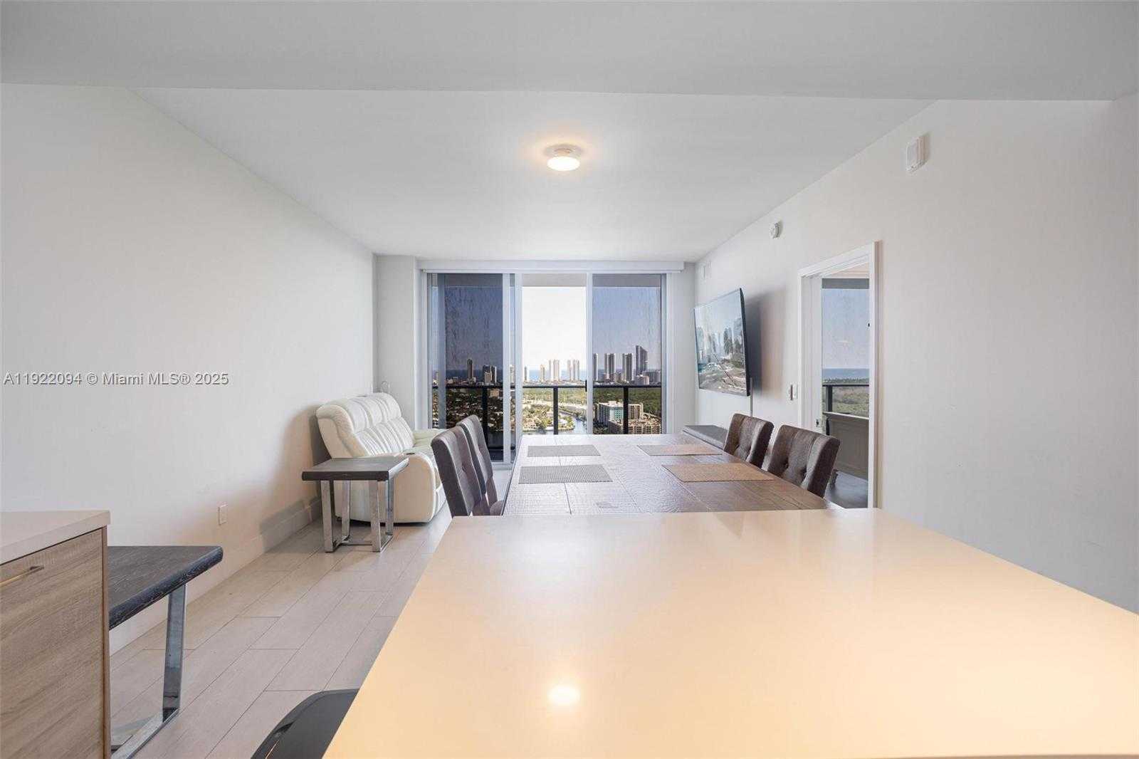 Small Image of 16385 BISCAYNE BLVD #3016, North Miami Beach Number 14