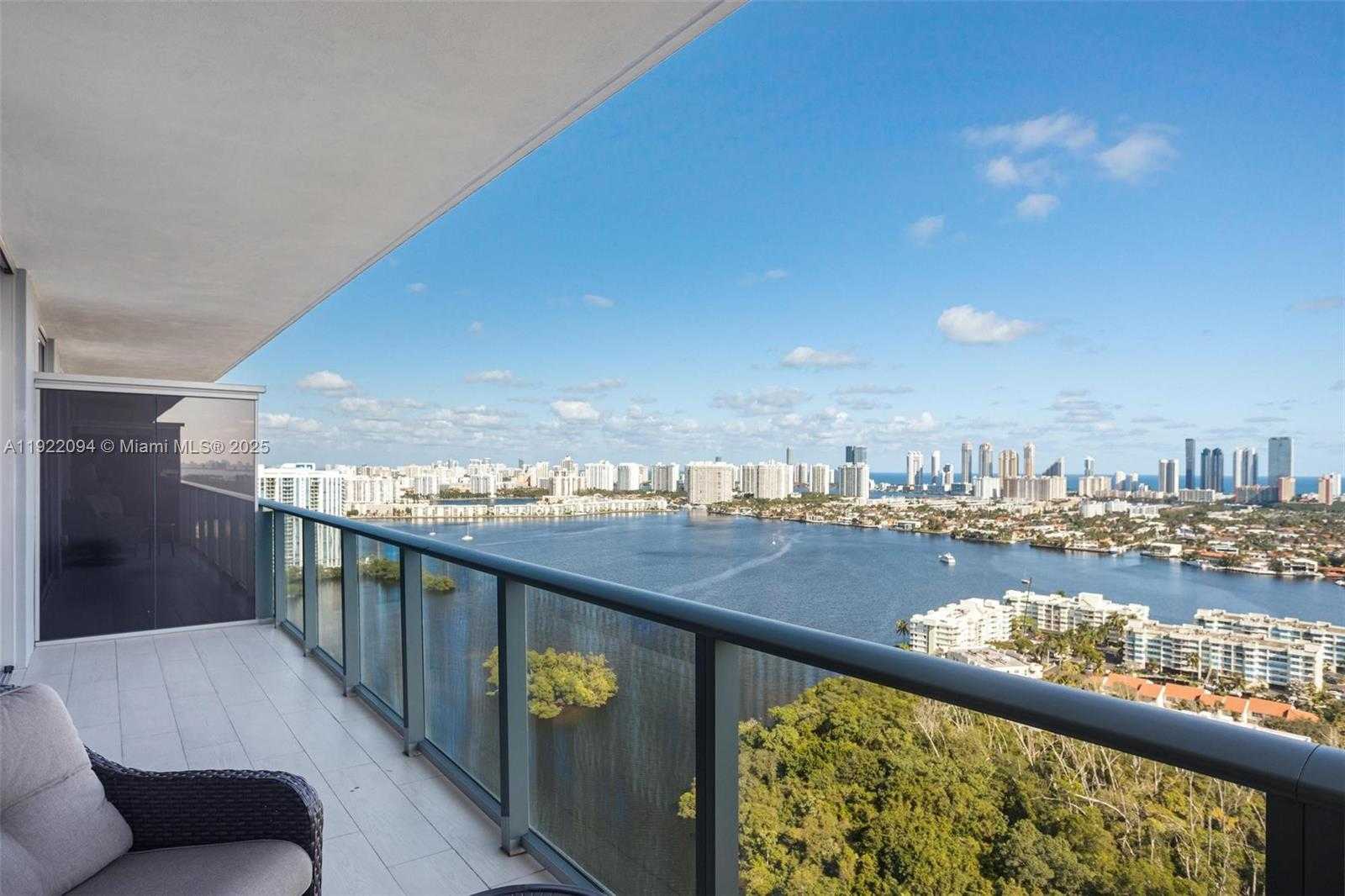 Small Image of 16385 BISCAYNE BLVD #3016, North Miami Beach Number 2