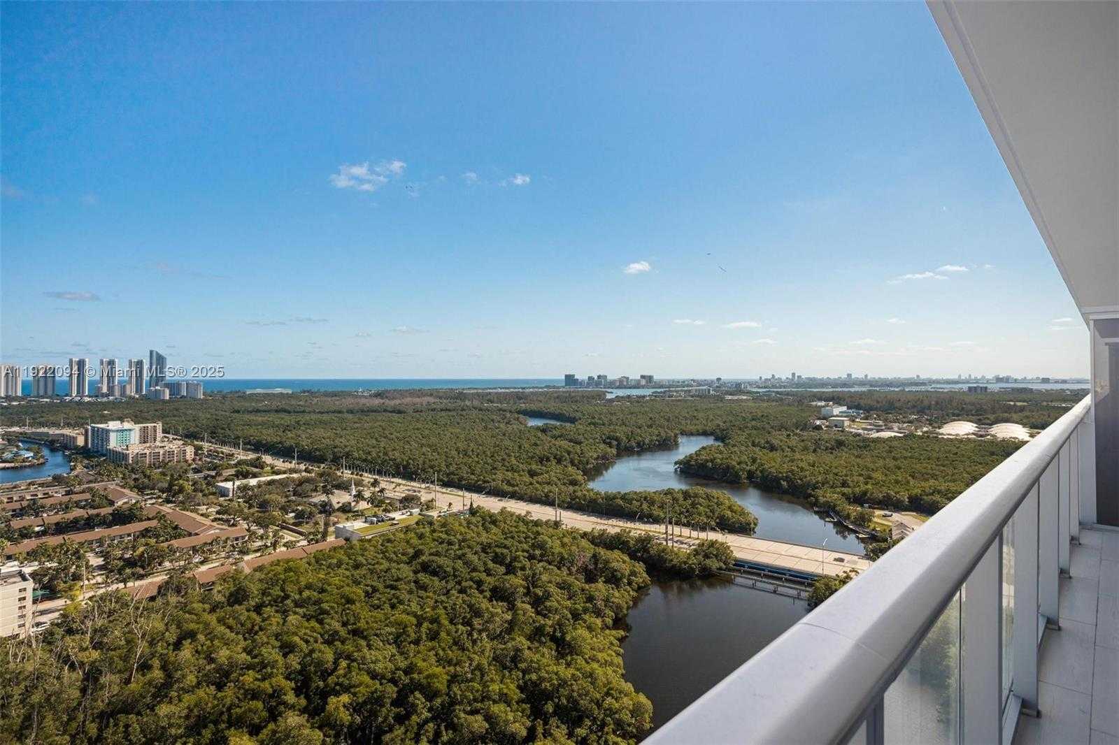 Small Image of 16385 BISCAYNE BLVD #3016, North Miami Beach Number 4