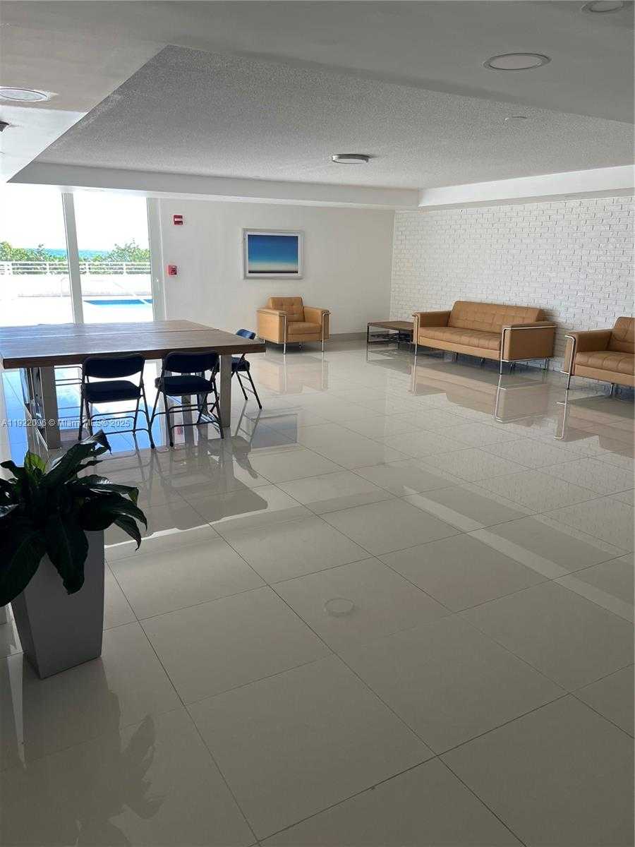 Small Image of 345 OCEAN DR #523, Miami Beach Number 30