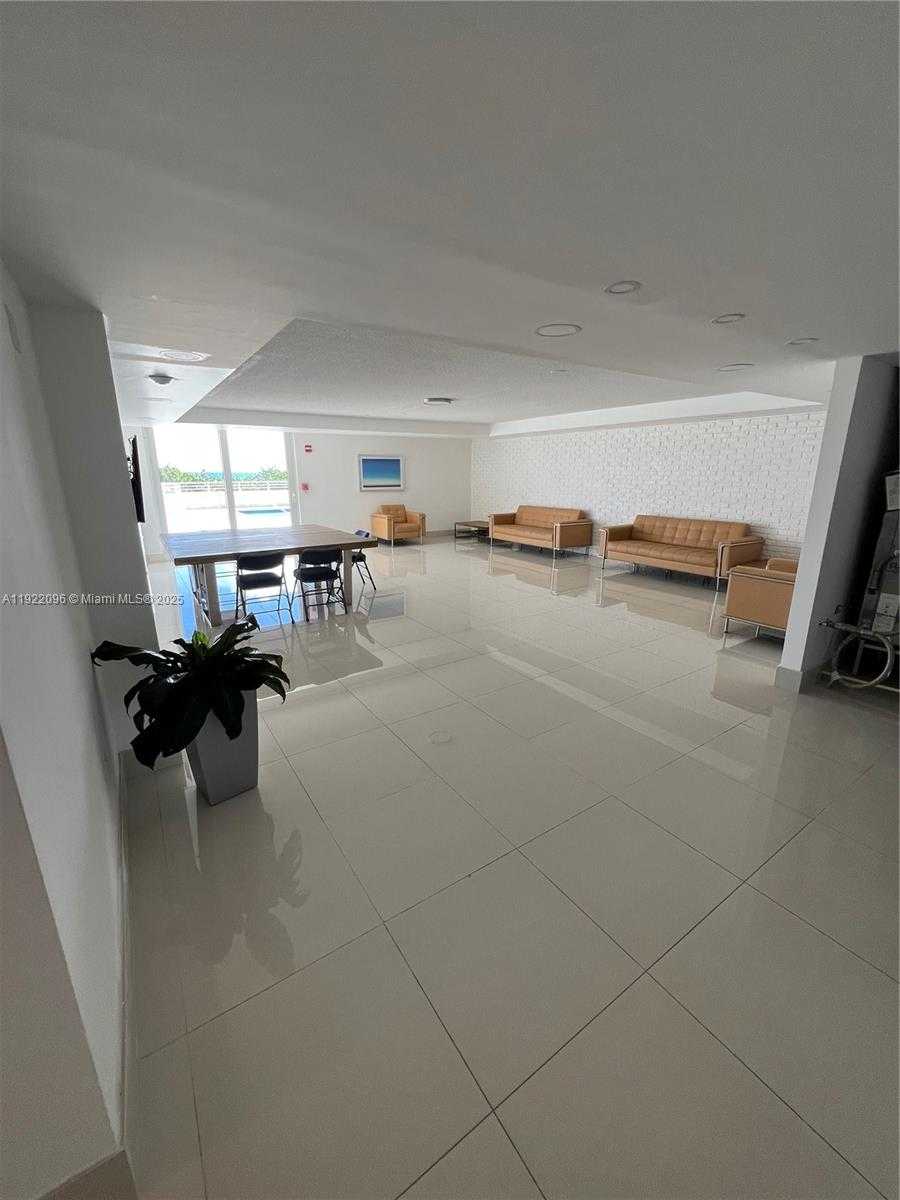 Small Image of 345 OCEAN DR #523, Miami Beach Number 31