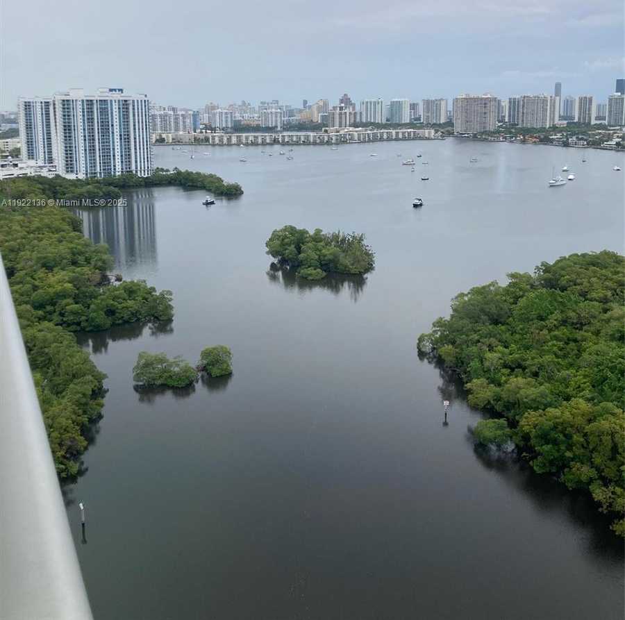 Small Image of 16385 BISCAYNE BLVD #2418, North Miami Beach Number 2