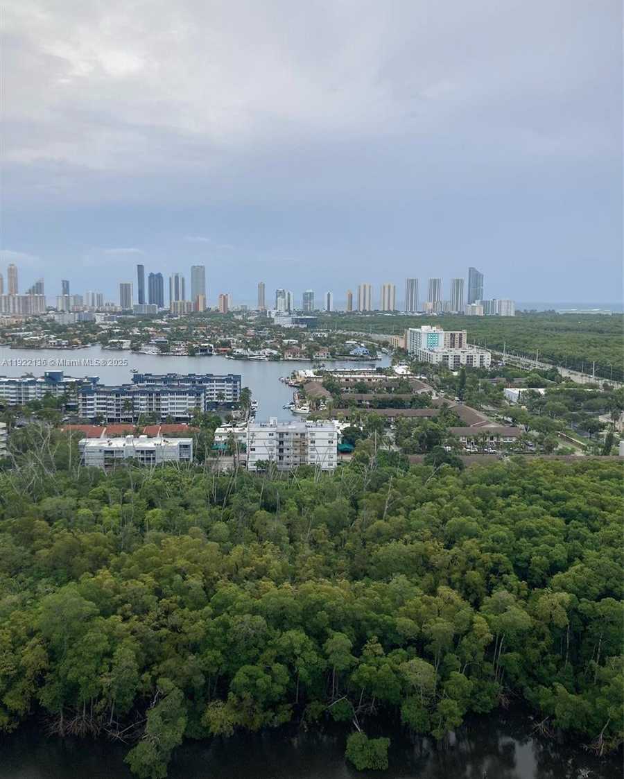 Small Image of 16385 BISCAYNE BLVD #2418, North Miami Beach Number 4