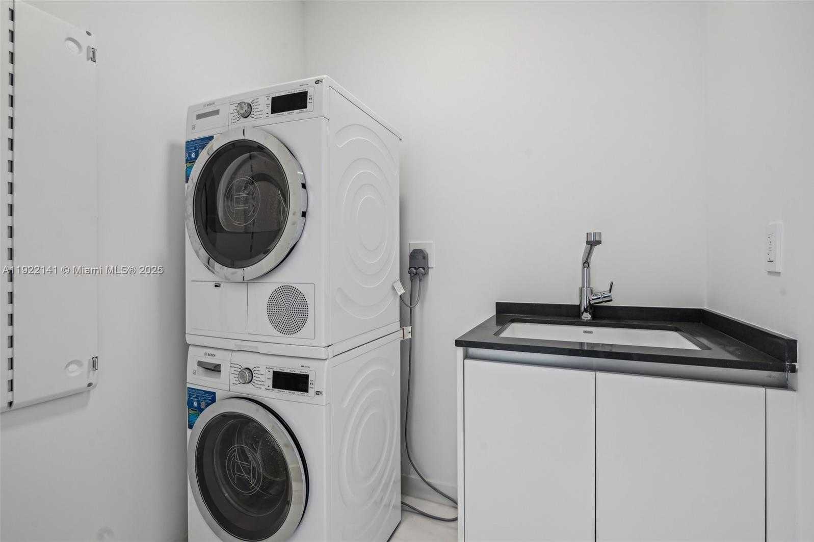 Small Image of 300 SOUTH BISCAYNE BOULEVARD WAY #1907W, Miami Number 19