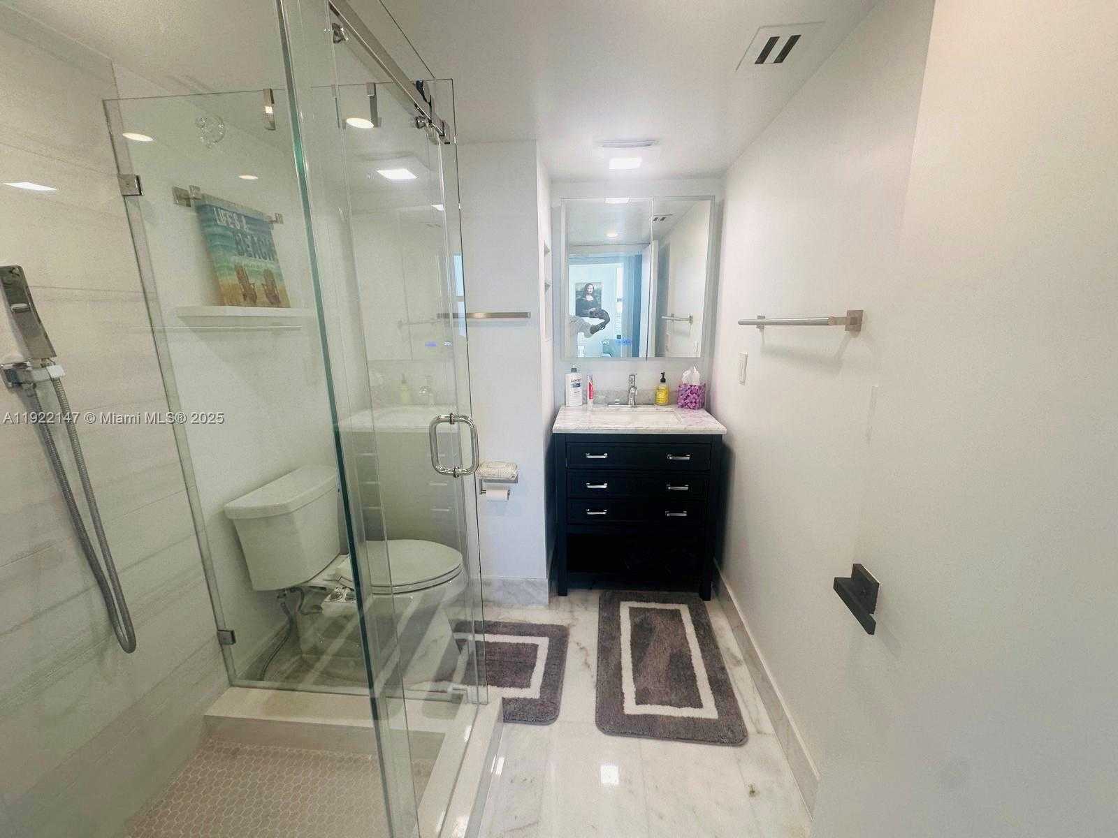 Small Image of 2555 COLLINS AVE #2411, Miami Beach Number 10