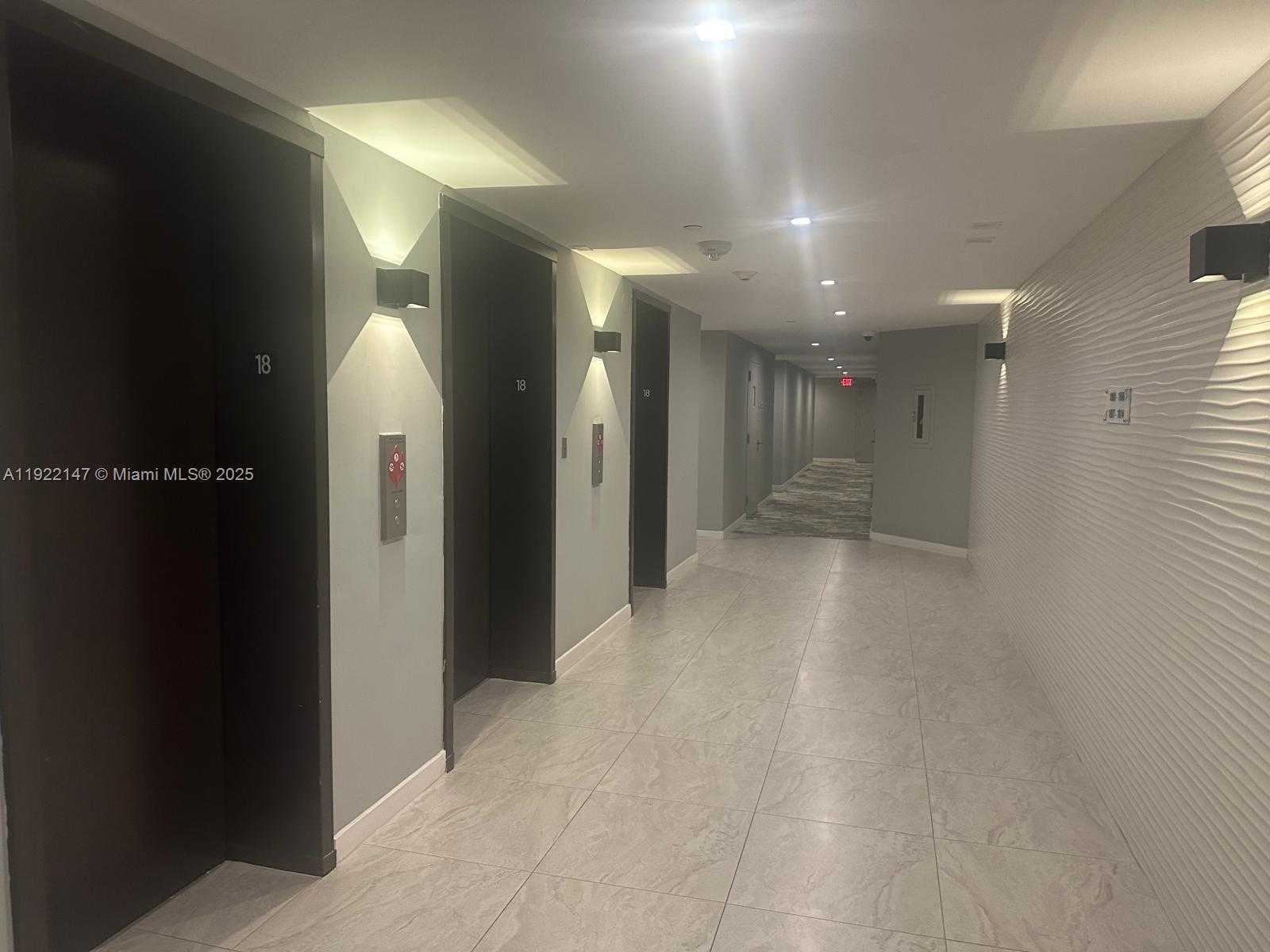 Small Image of 2555 COLLINS AVE #2411, Miami Beach Number 18