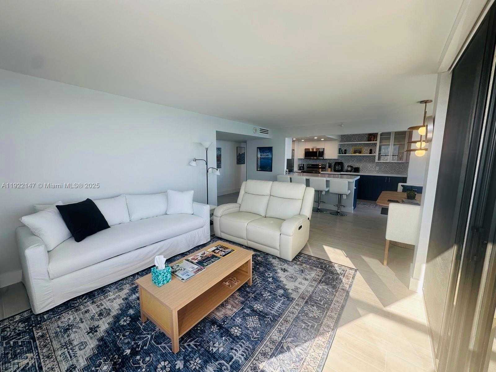 Small Image of 2555 COLLINS AVE #2411, Miami Beach Number 5