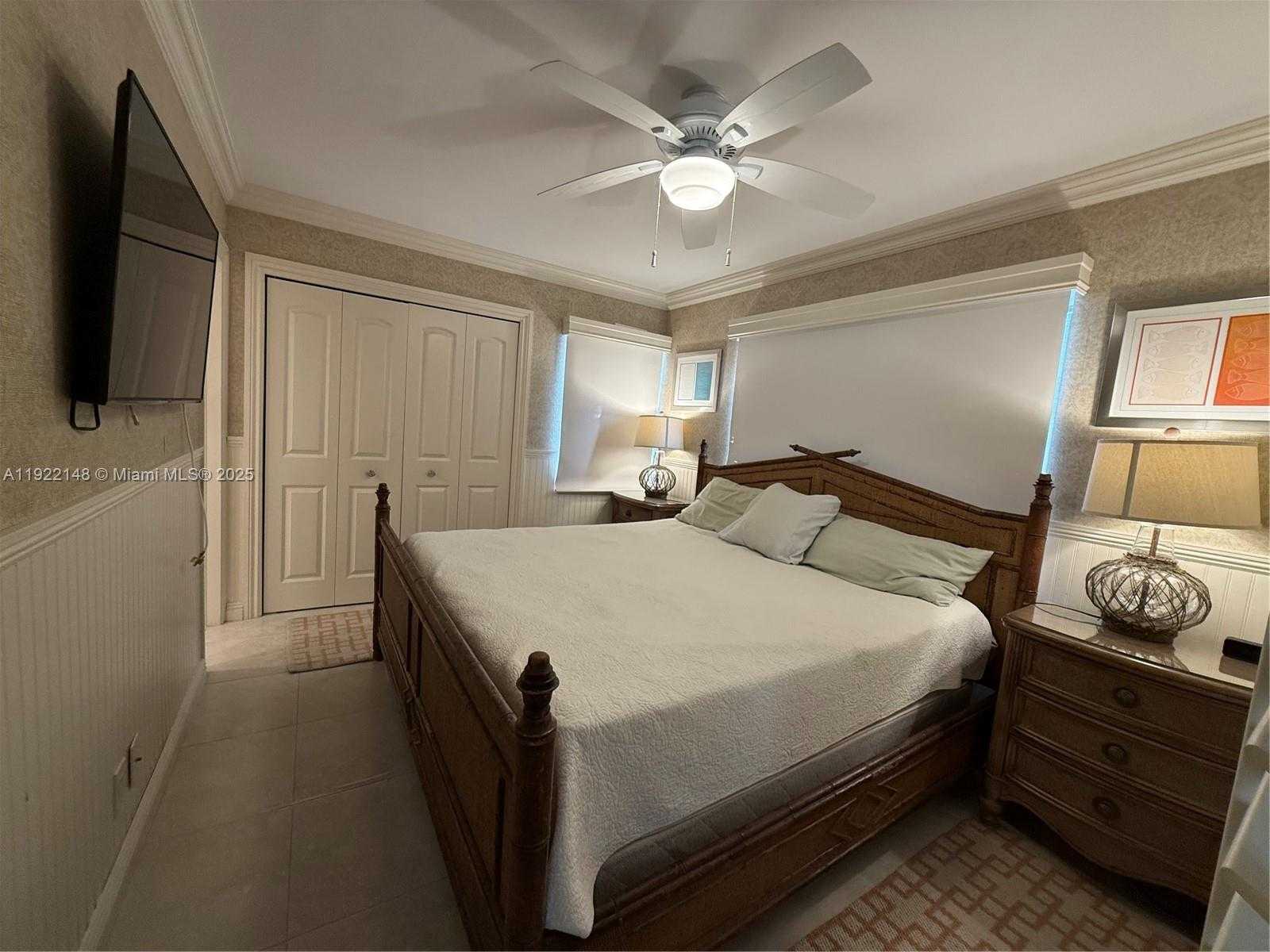 Small Image of 1775 HARBOURVIEW DR #5, Fort Lauderdale Number 2