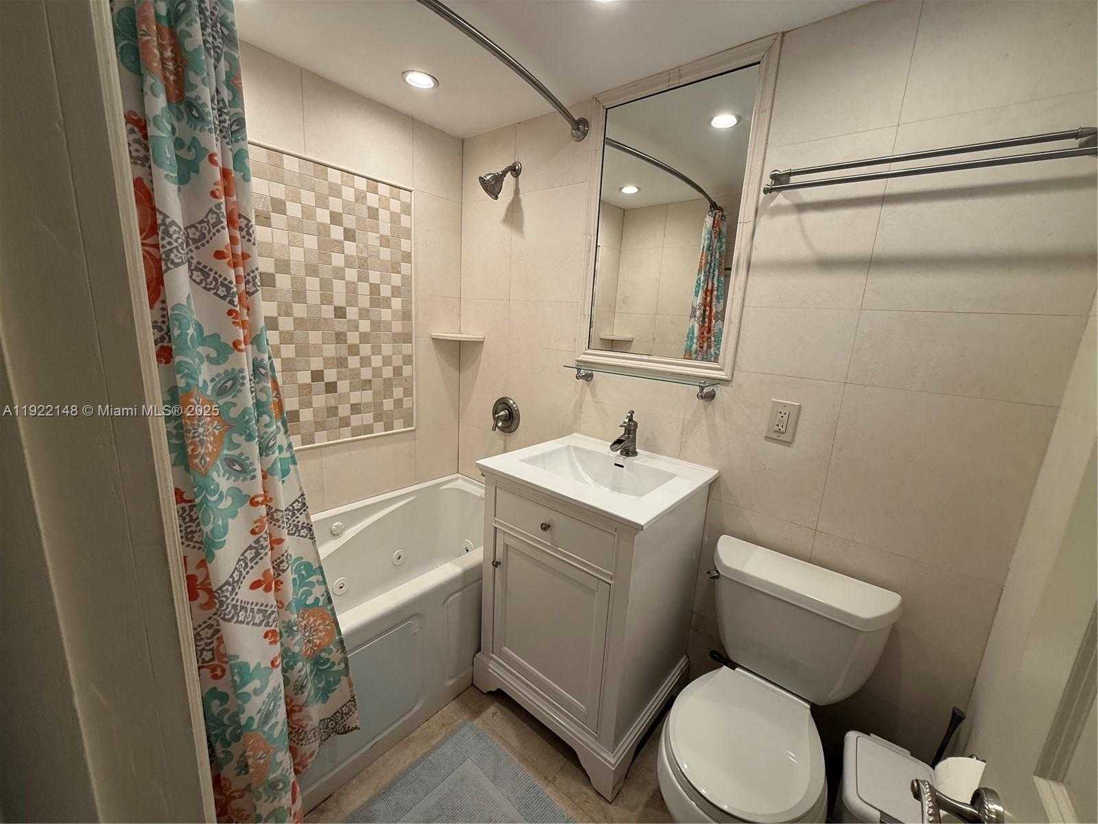 Small Image of 1775 HARBOURVIEW DR #5, Fort Lauderdale Number 5