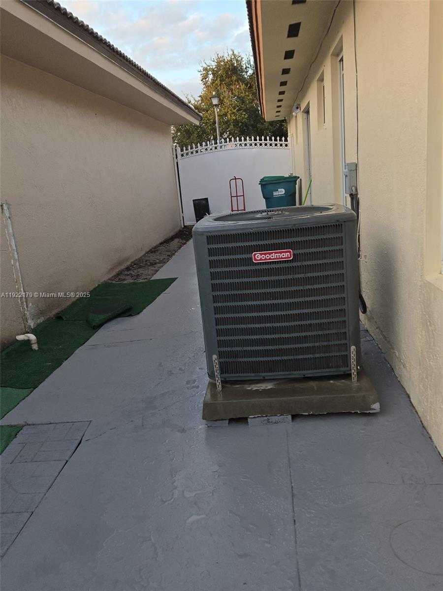 Small Image of 8740 NORTH WEST 142ND ST, Miami Lakes Number 12