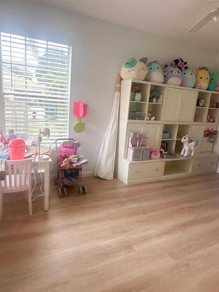 Small Image of 15790 BENT CREEK RD #NA, Wellington Number 17