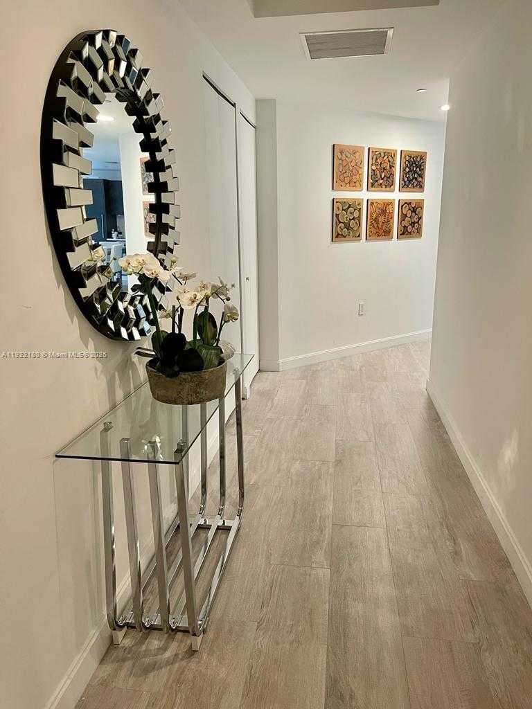 Small Image of 45 SOUTH WEST 9TH ST #2201, Miami Number 9