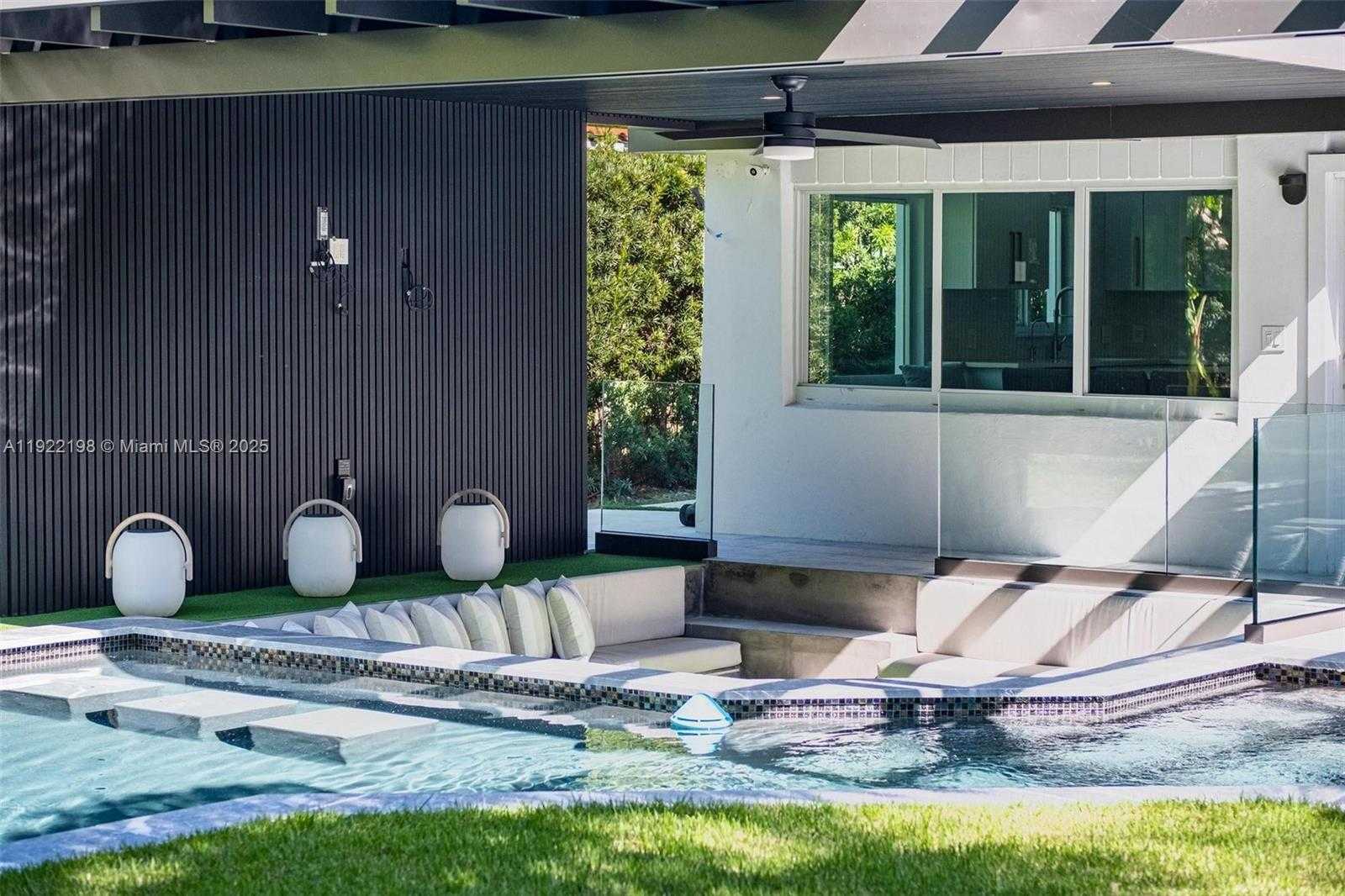 Small Image of 10618 NORTH EAST 11TH CT, Miami Shores Number 10