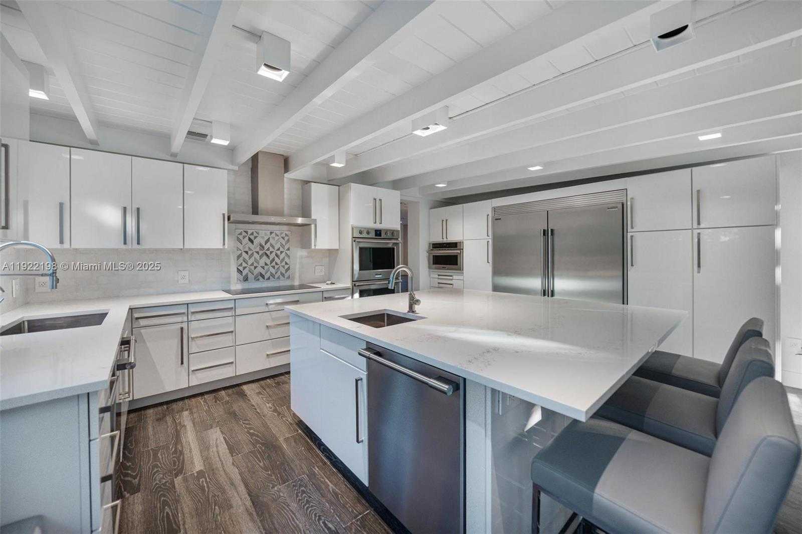 Small Image of 10618 NORTH EAST 11TH CT, Miami Shores Number 14