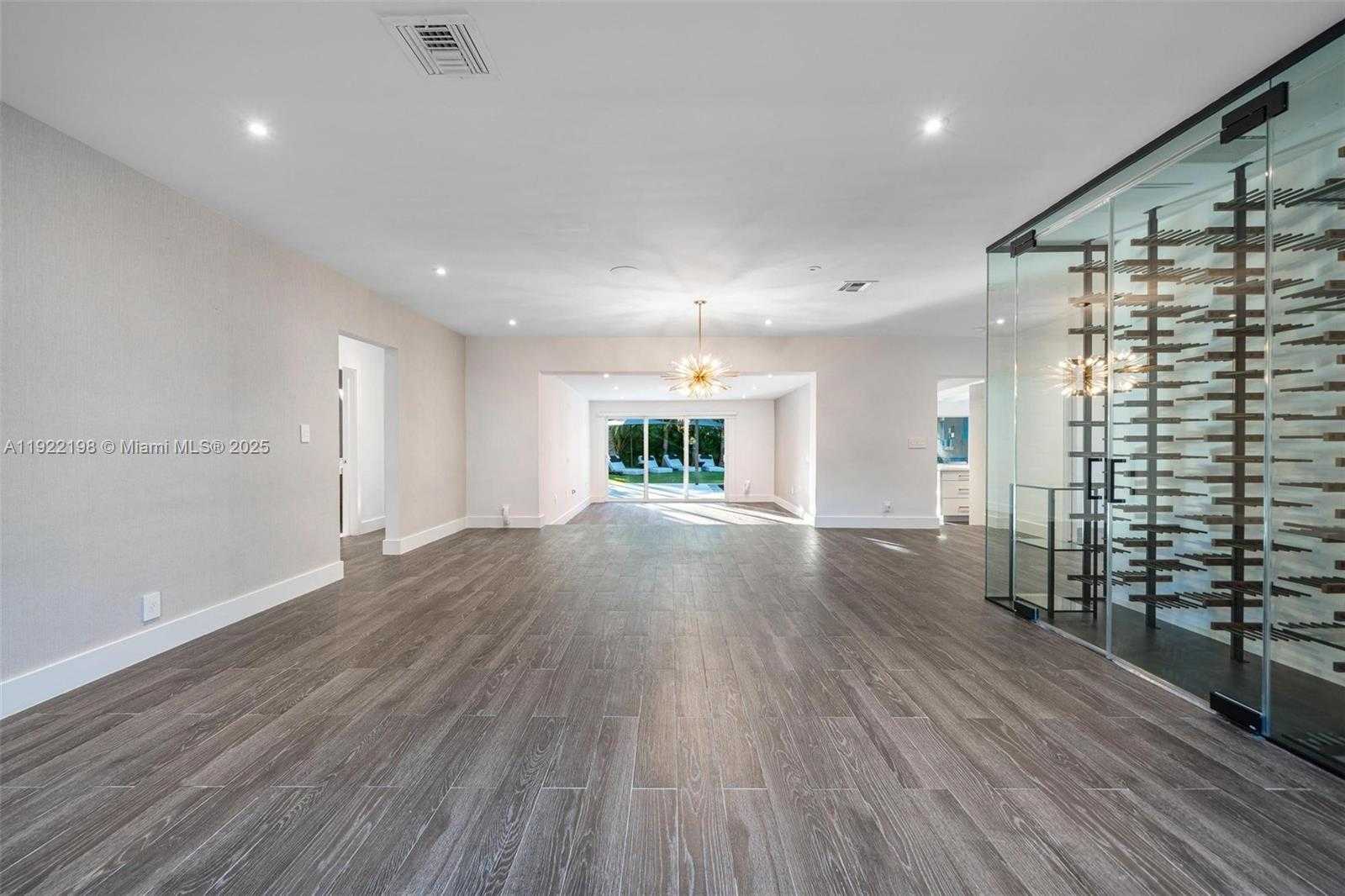 Small Image of 10618 NORTH EAST 11TH CT, Miami Shores Number 19