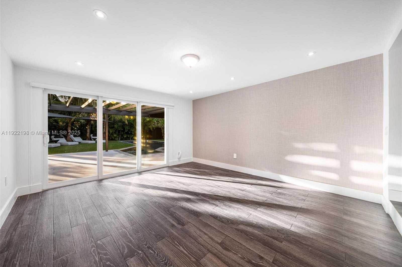 Small Image of 10618 NORTH EAST 11TH CT, Miami Shores Number 23