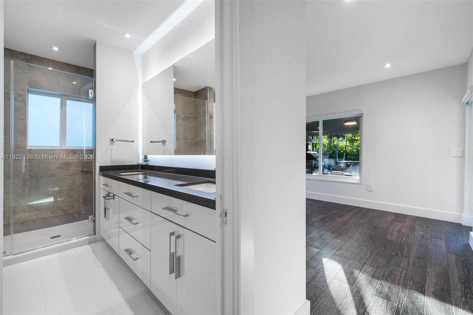 Small Image of 10618 NORTH EAST 11TH CT, Miami Shores Number 25