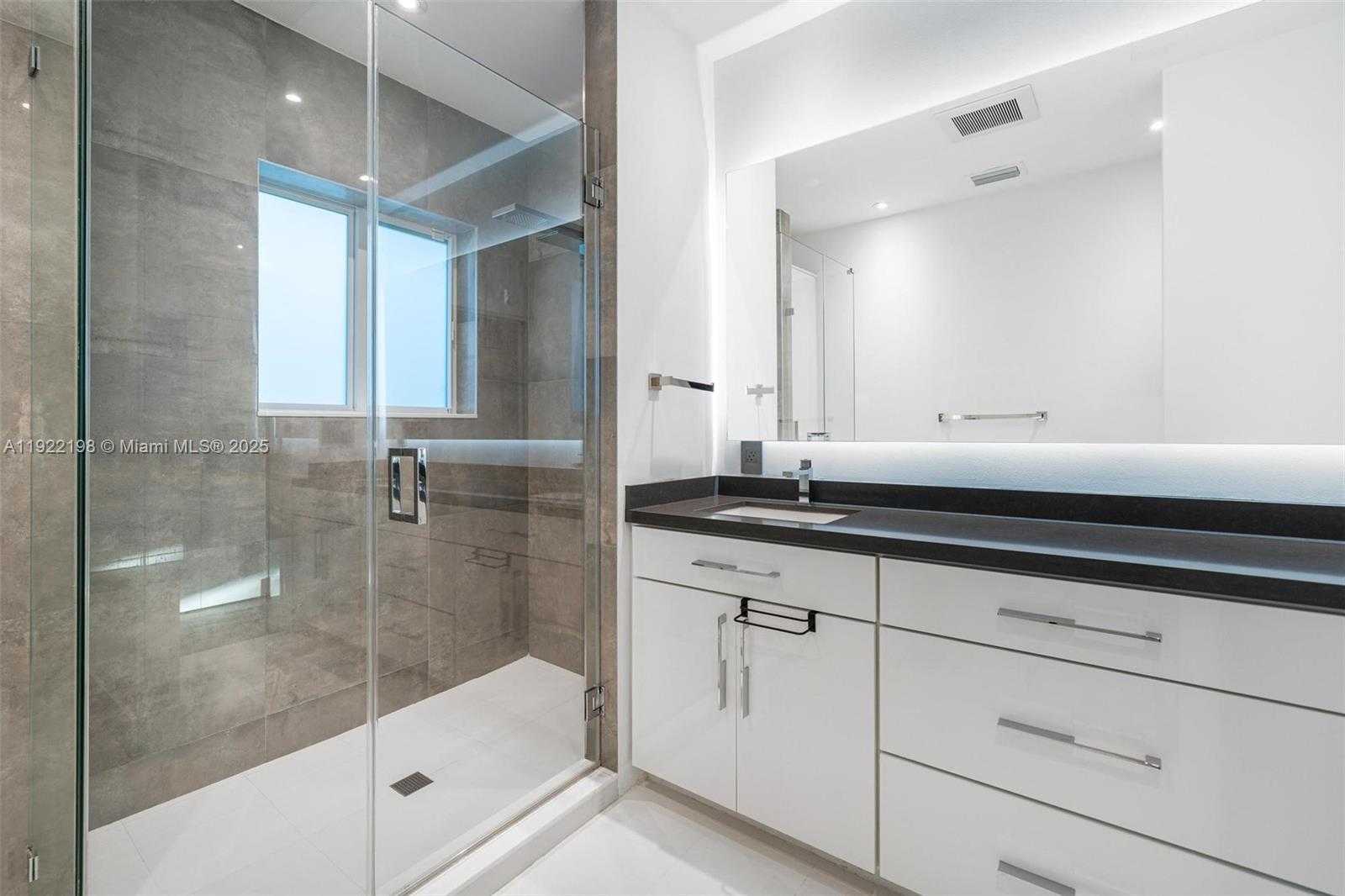 Small Image of 10618 NORTH EAST 11TH CT, Miami Shores Number 27