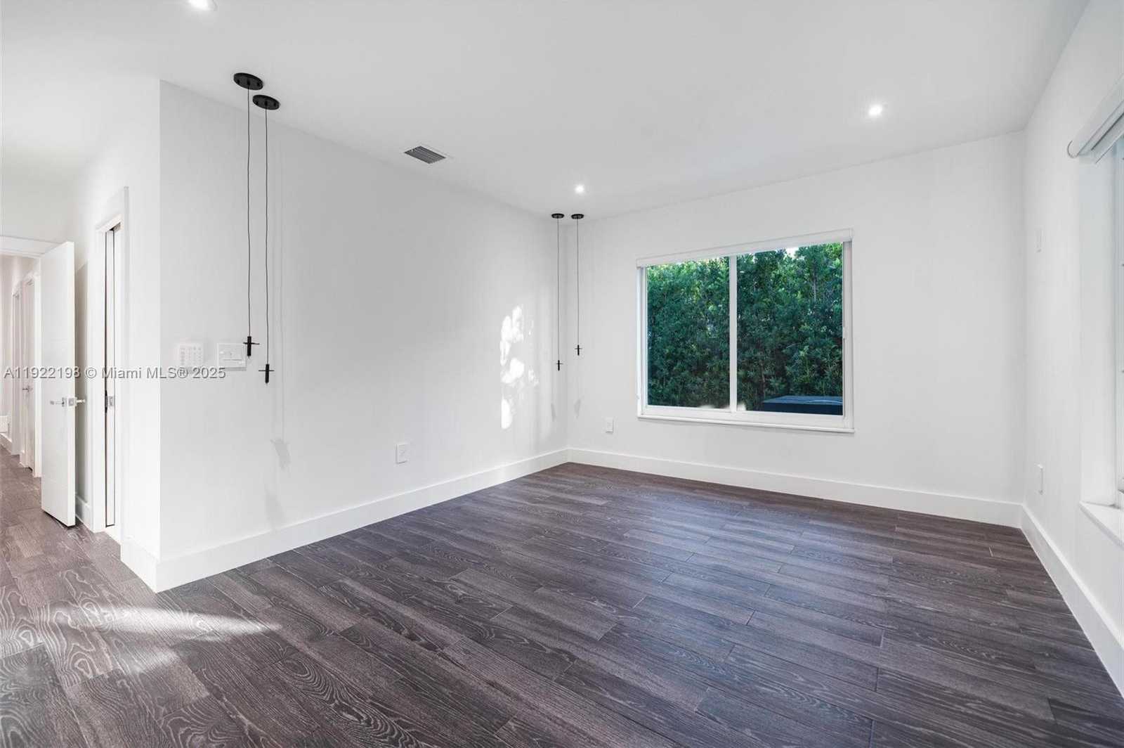 Small Image of 10618 NORTH EAST 11TH CT, Miami Shores Number 30