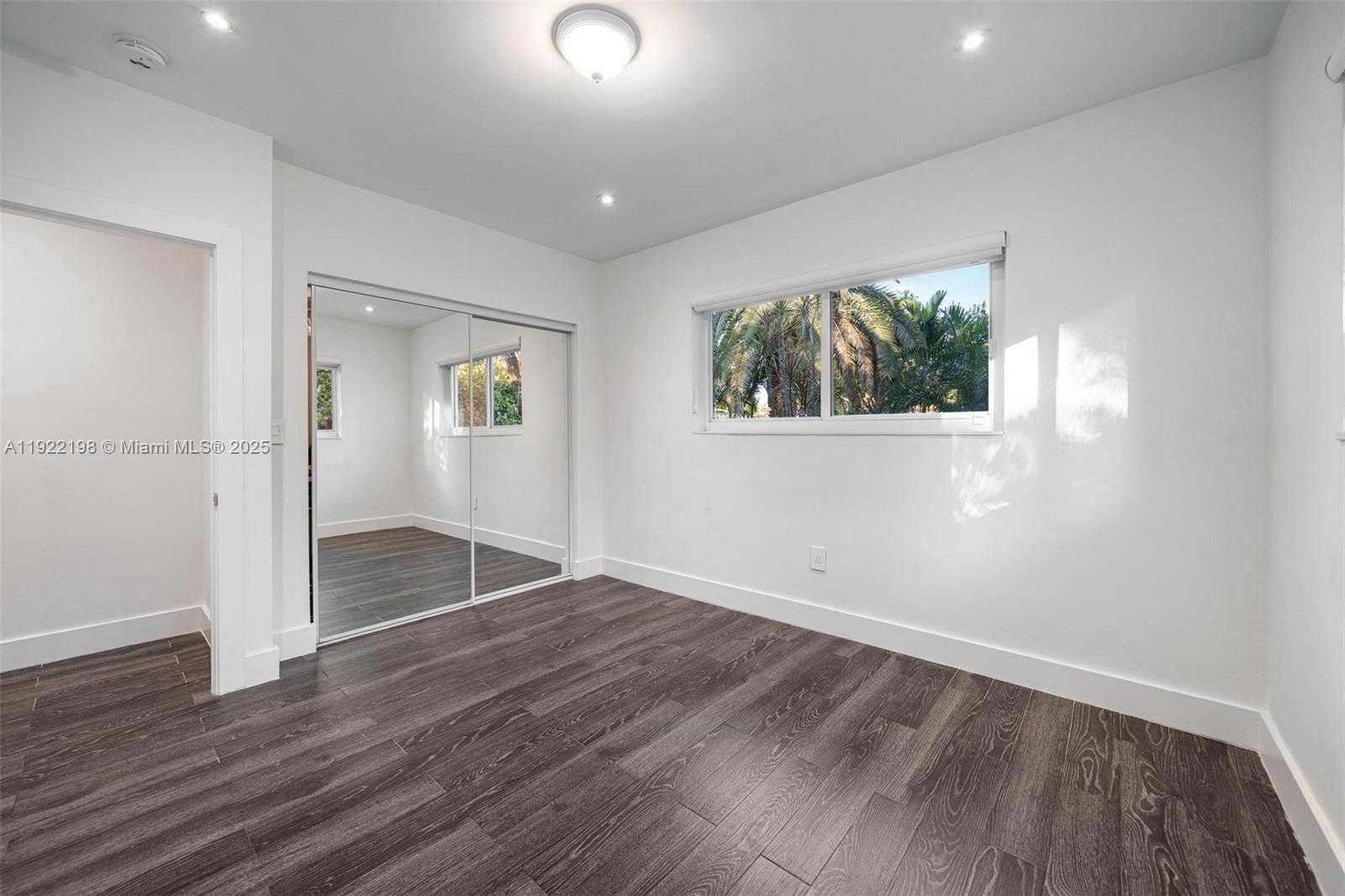 Small Image of 10618 NORTH EAST 11TH CT, Miami Shores Number 33