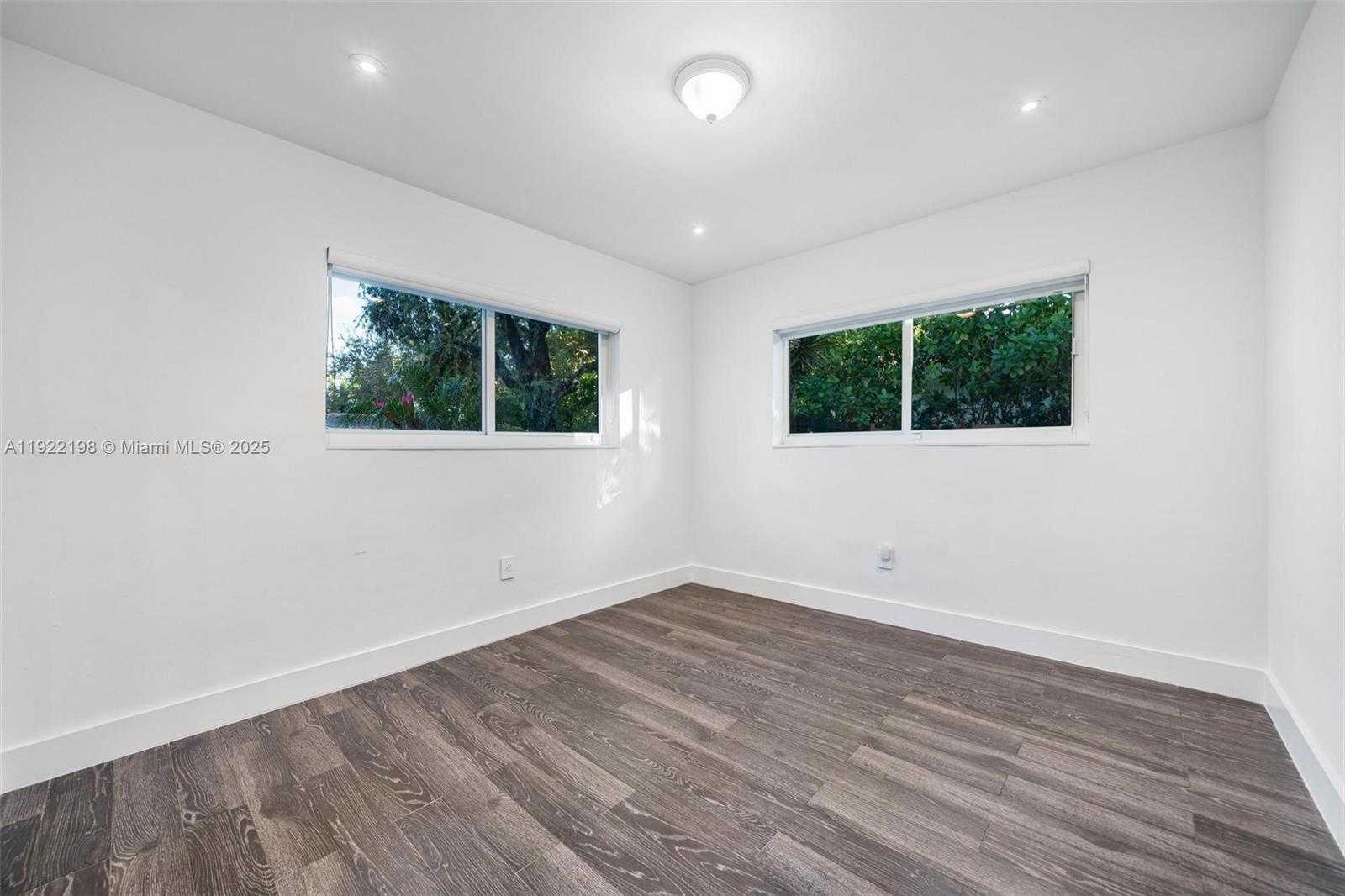 Small Image of 10618 NORTH EAST 11TH CT, Miami Shores Number 34