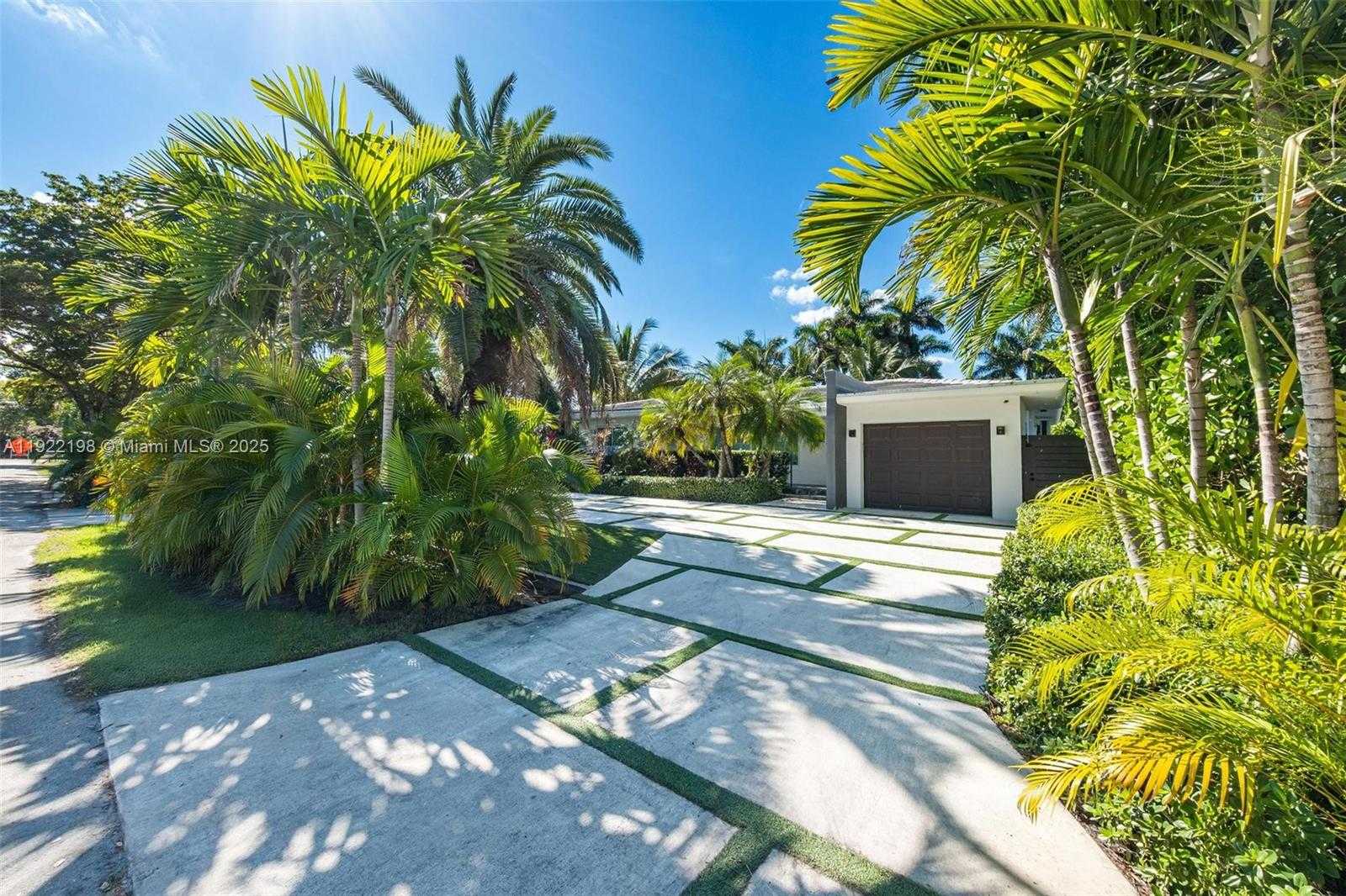 Small Image of 10618 NORTH EAST 11TH CT, Miami Shores Number 36