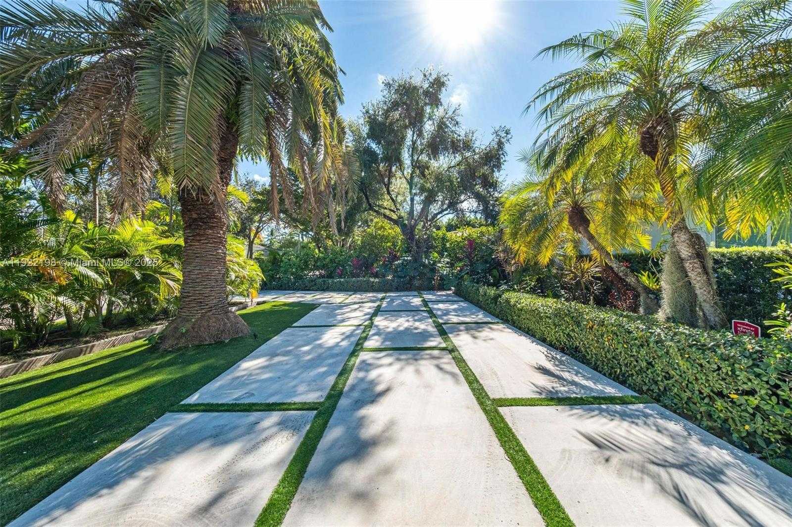 Small Image of 10618 NORTH EAST 11TH CT, Miami Shores Number 37