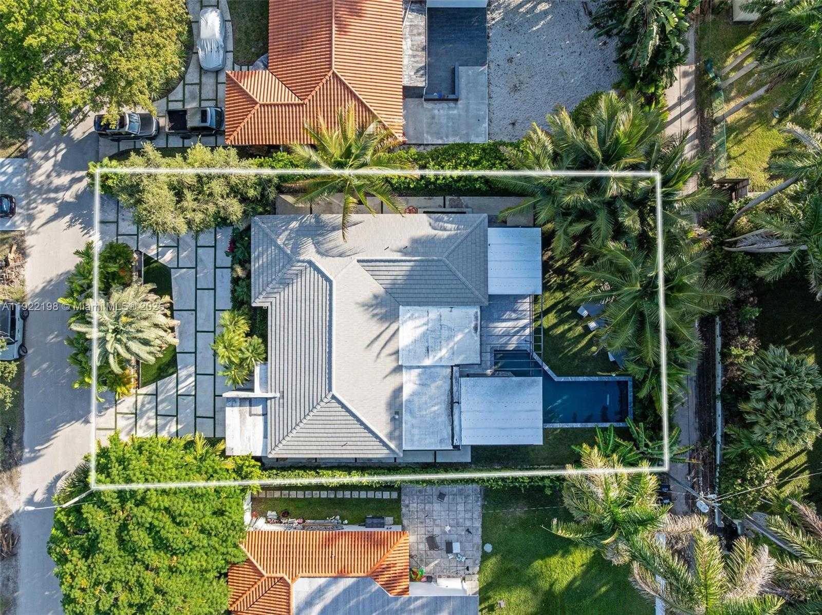 Small Image of 10618 NORTH EAST 11TH CT, Miami Shores Number 56