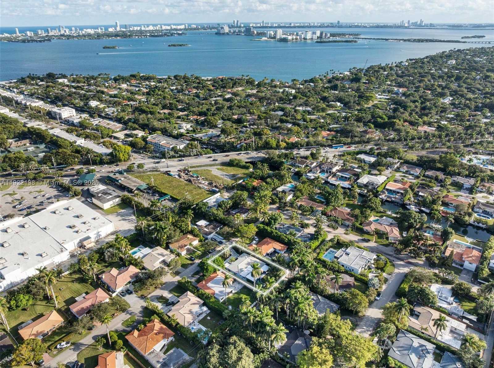 Small Image of 10618 NORTH EAST 11TH CT, Miami Shores Number 57