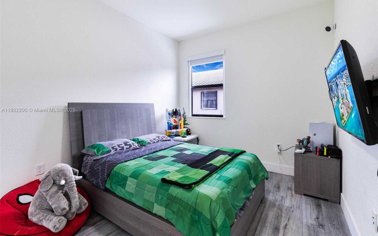 Small Image of 15070 SOUTH WEST 119TH LN, Miami Number 12