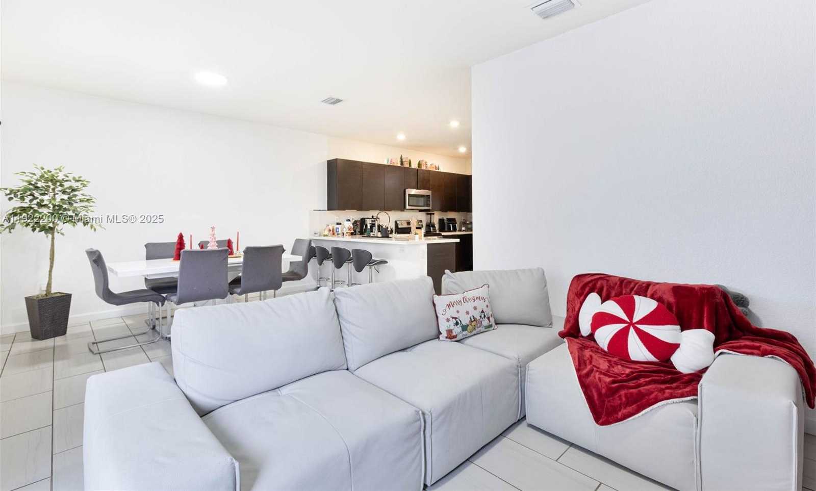 Small Image of 15070 SOUTH WEST 119TH LN, Miami Number 14