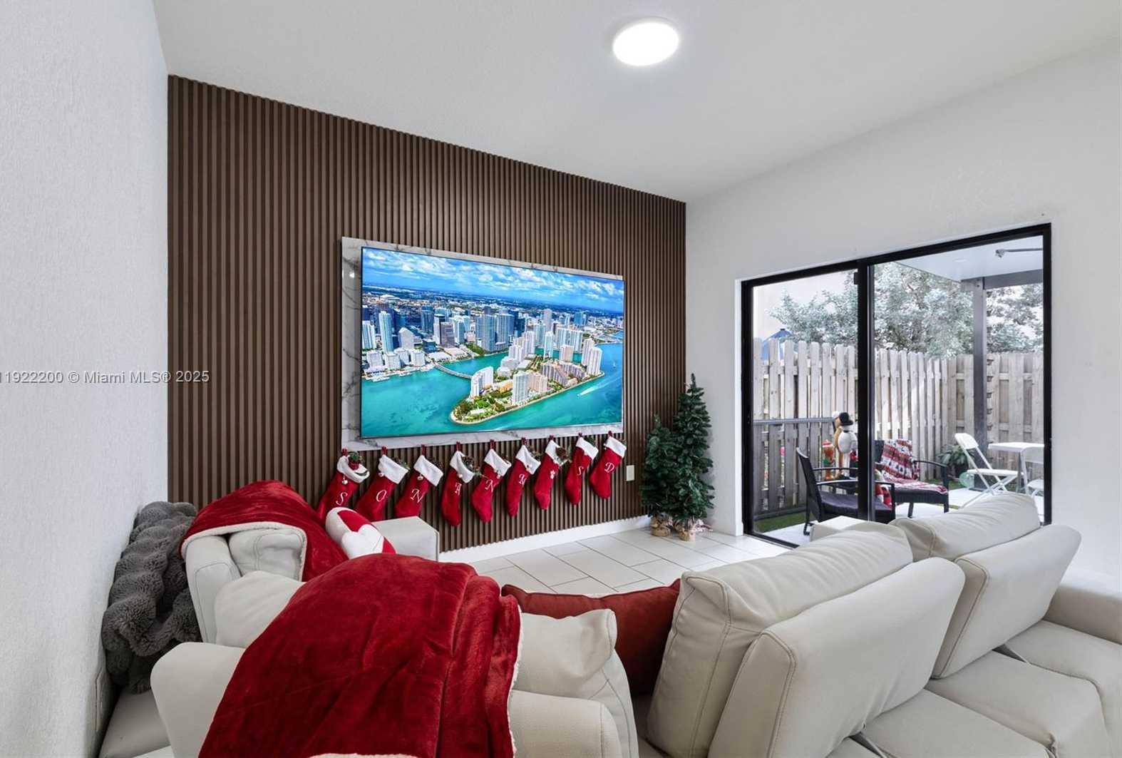 Small Image of 15070 SOUTH WEST 119TH LN, Miami Number 17