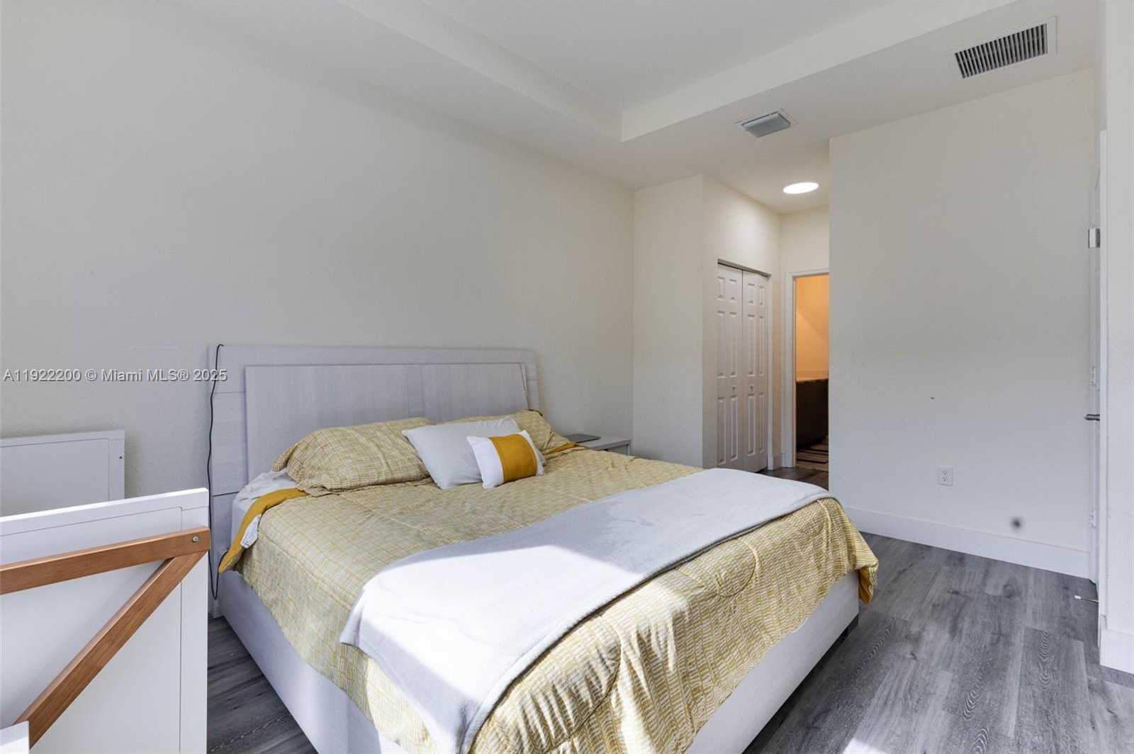 Small Image of 15070 SOUTH WEST 119TH LN, Miami Number 18