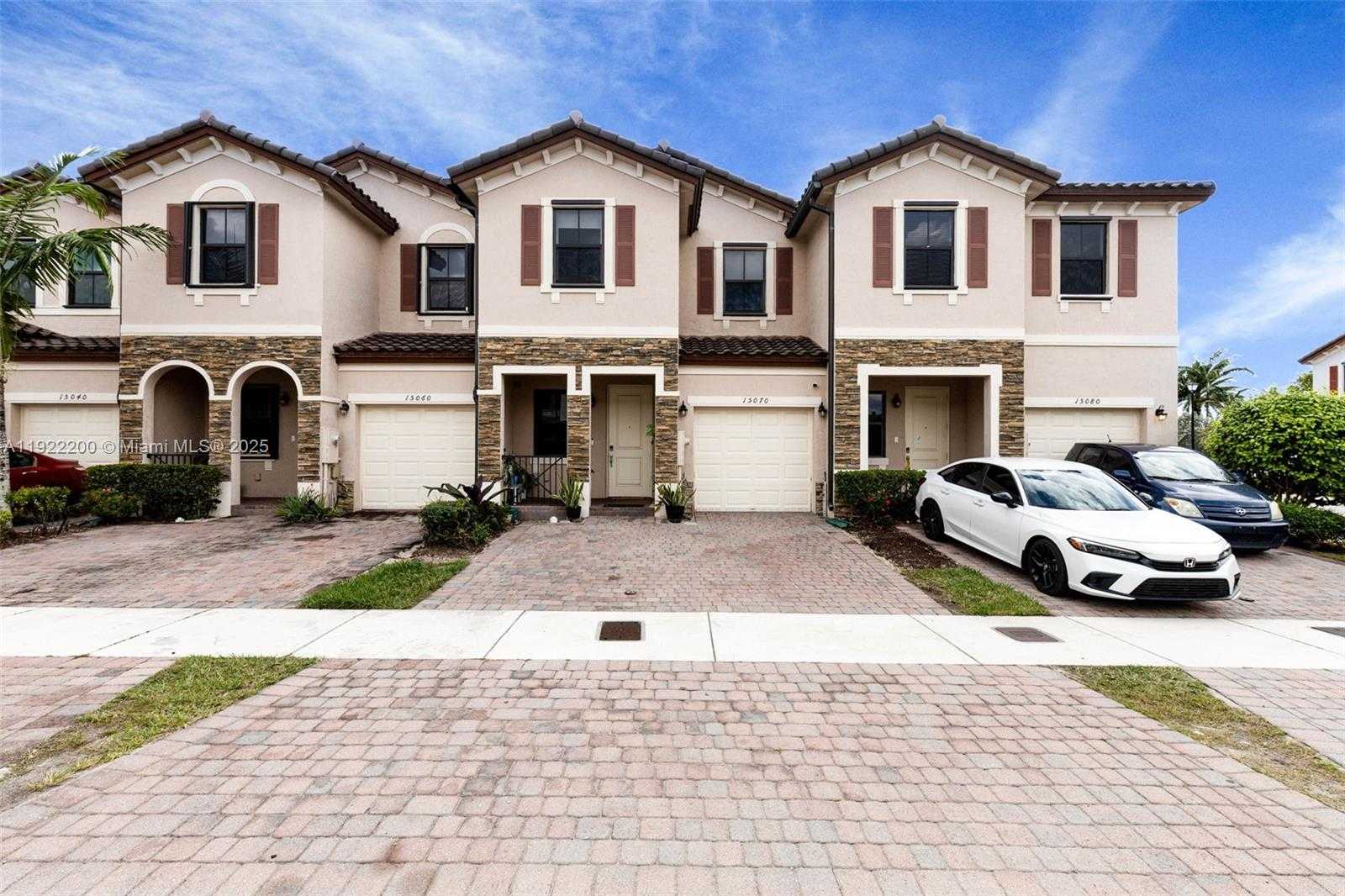 Small Image of 15070 SOUTH WEST 119TH LN, Miami Number 2