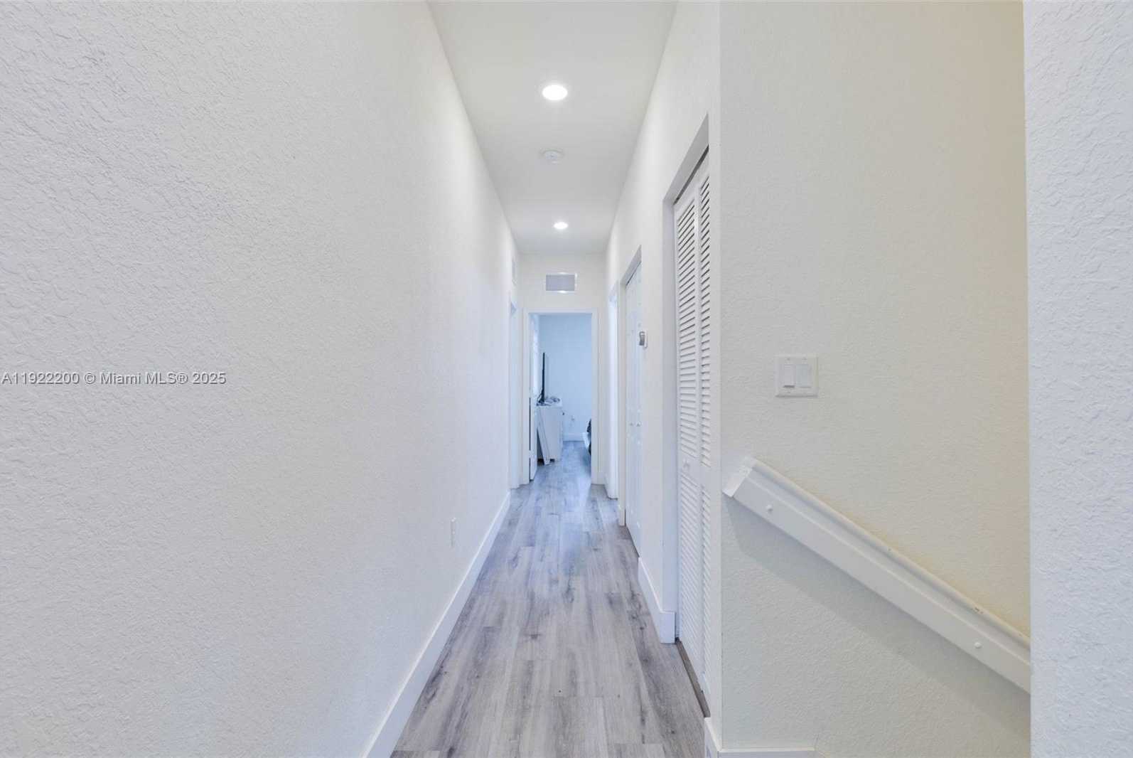 Small Image of 15070 SOUTH WEST 119TH LN, Miami Number 23