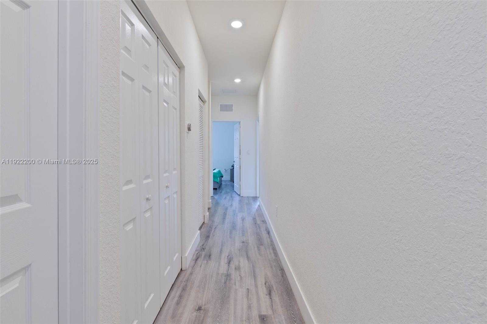 Small Image of 15070 SOUTH WEST 119TH LN, Miami Number 25