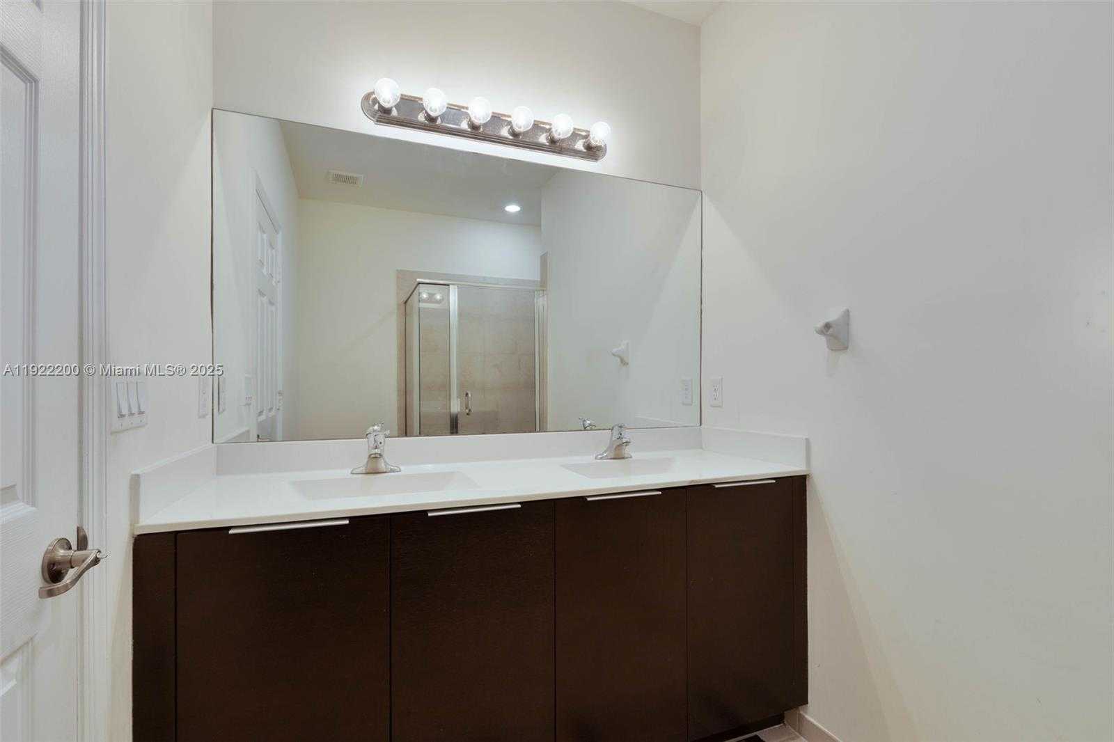 Small Image of 15070 SOUTH WEST 119TH LN, Miami Number 26