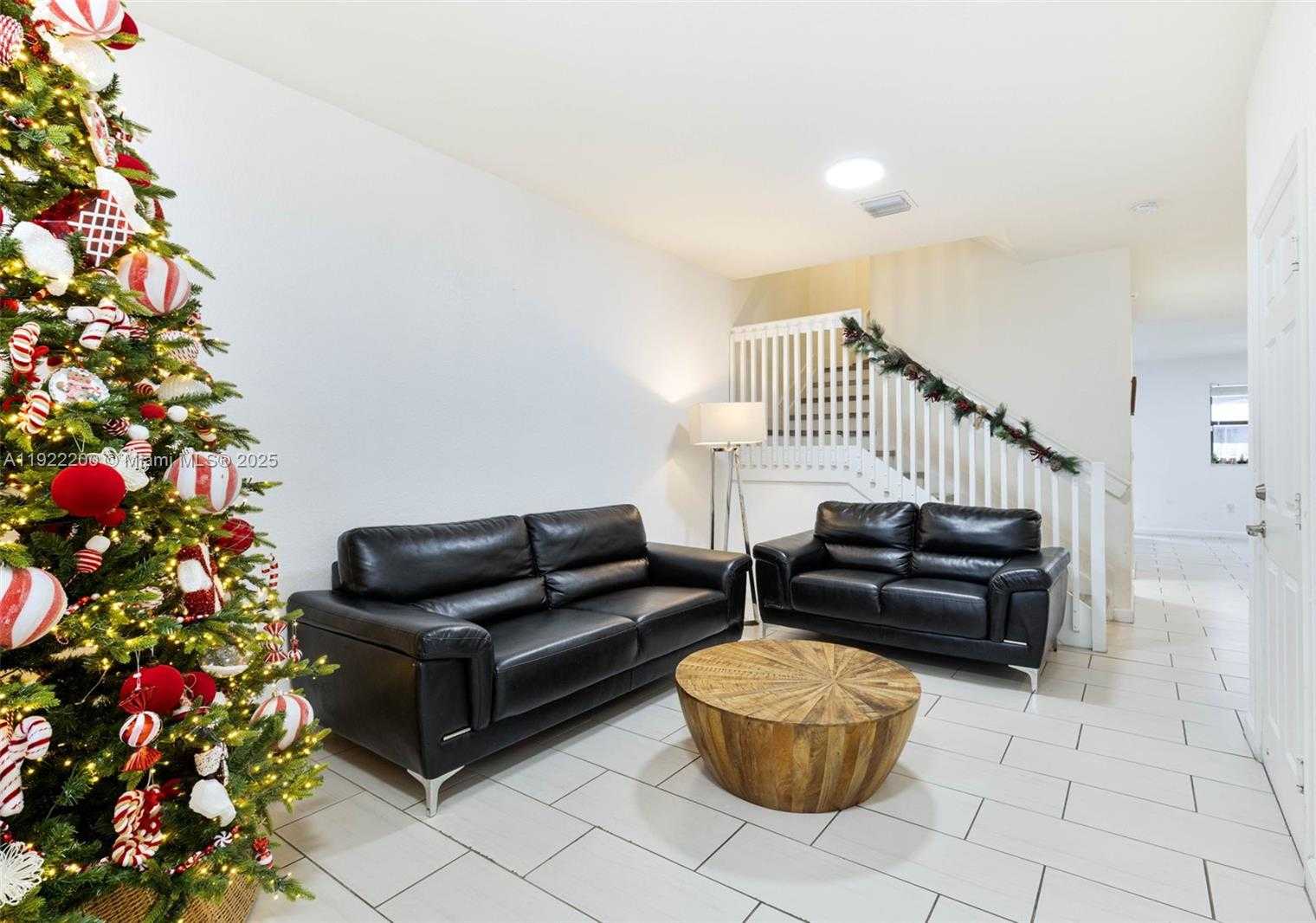 Small Image of 15070 SOUTH WEST 119TH LN, Miami Number 4