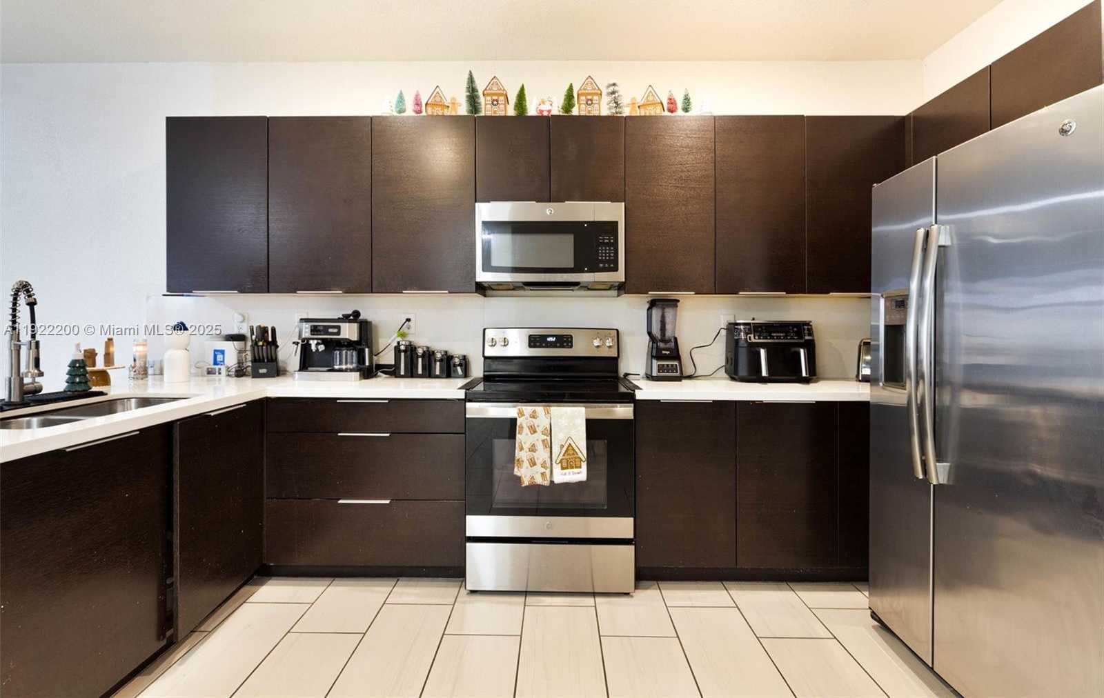 Small Image of 15070 SOUTH WEST 119TH LN, Miami Number 8