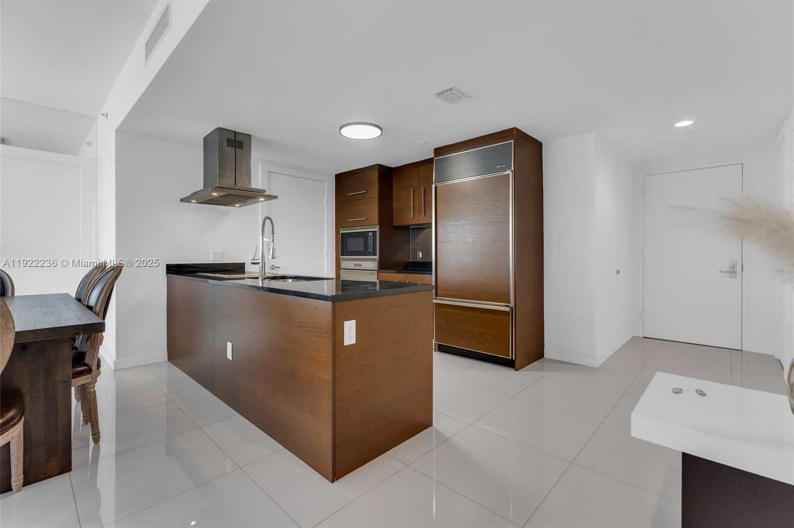 Small Image of 495 BRICKELL AVE #3511, Miami Number 11