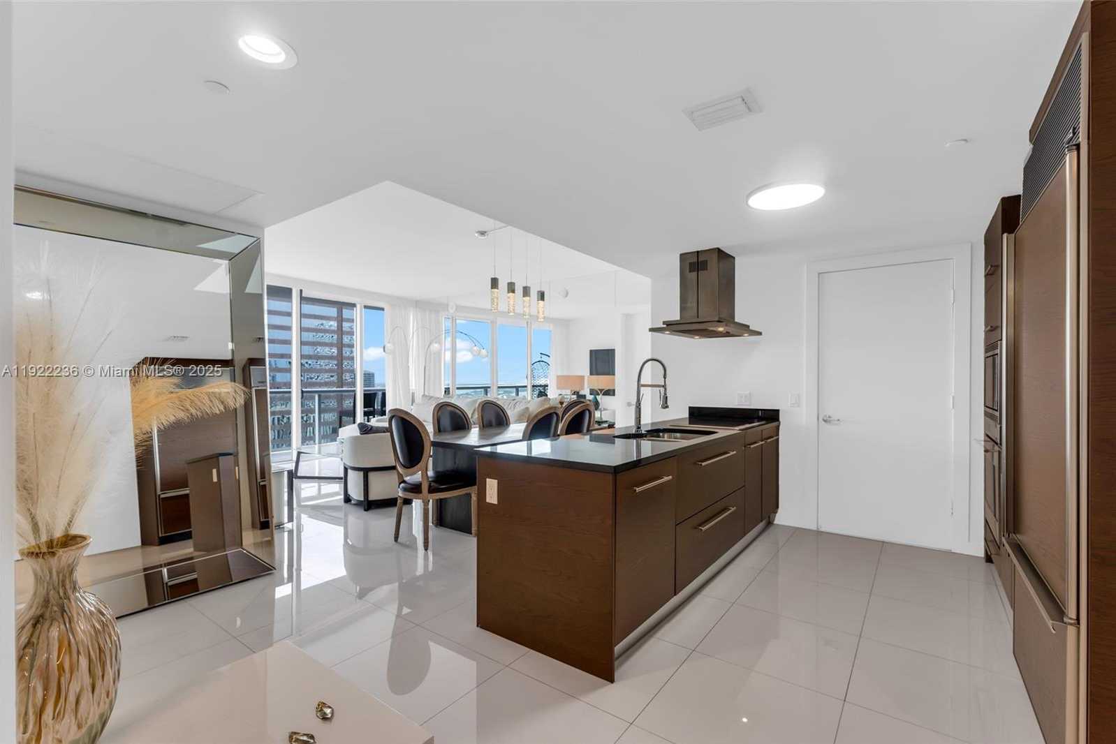 Small Image of 495 BRICKELL AVE #3511, Miami Number 2