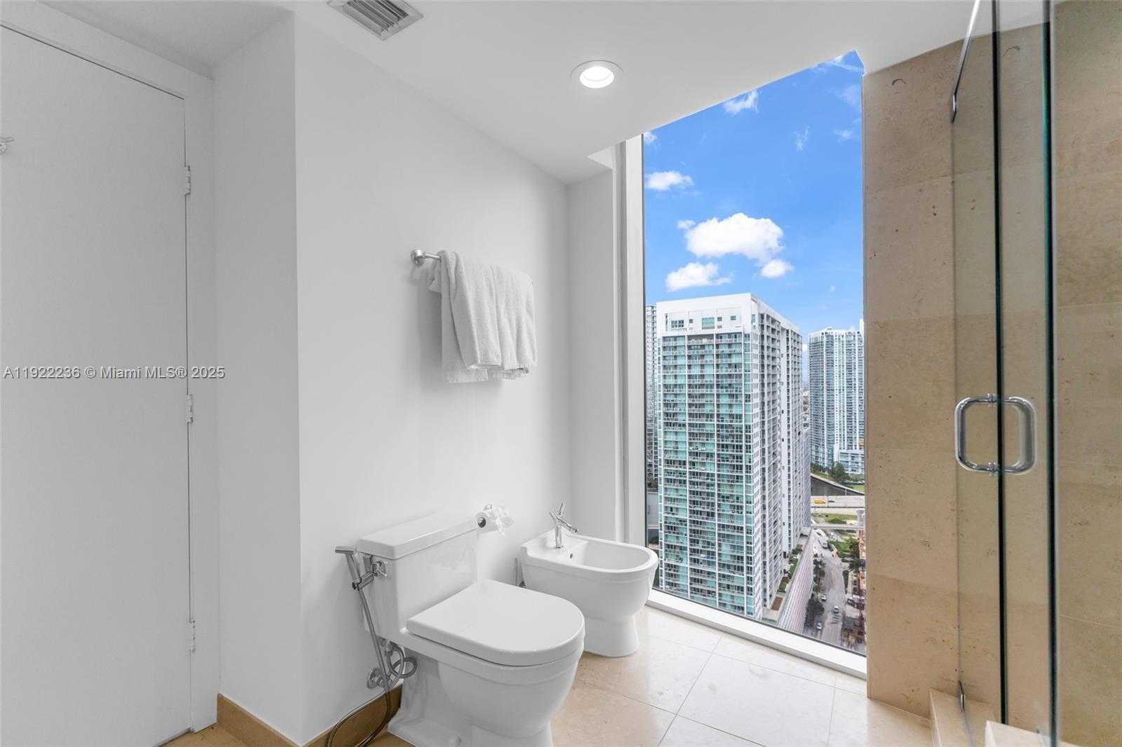 Small Image of 495 BRICKELL AVE #3511, Miami Number 21