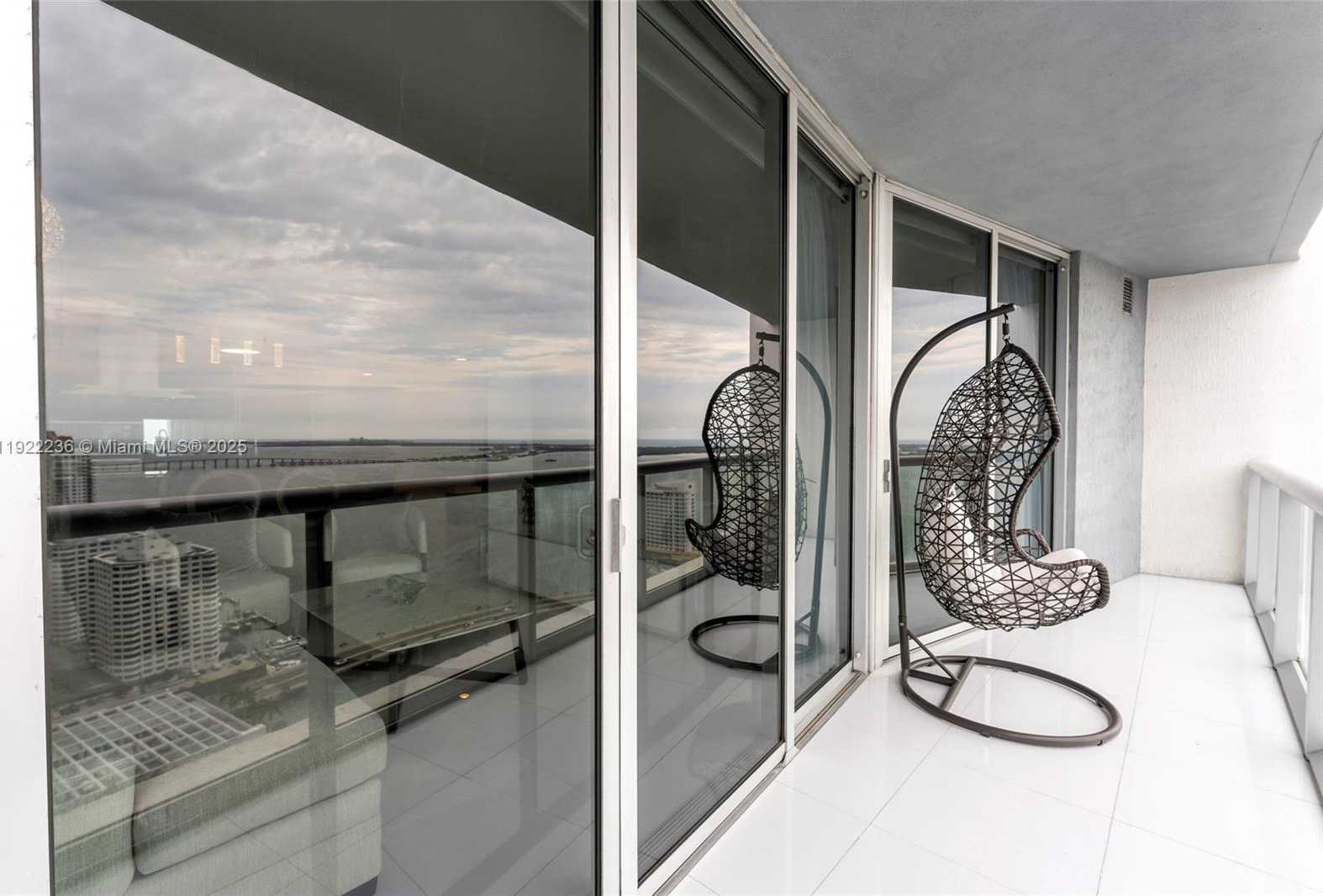 Small Image of 495 BRICKELL AVE #3511, Miami Number 29