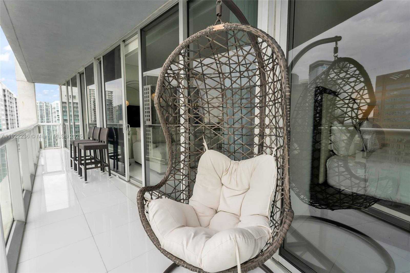 Small Image of 495 BRICKELL AVE #3511, Miami Number 30