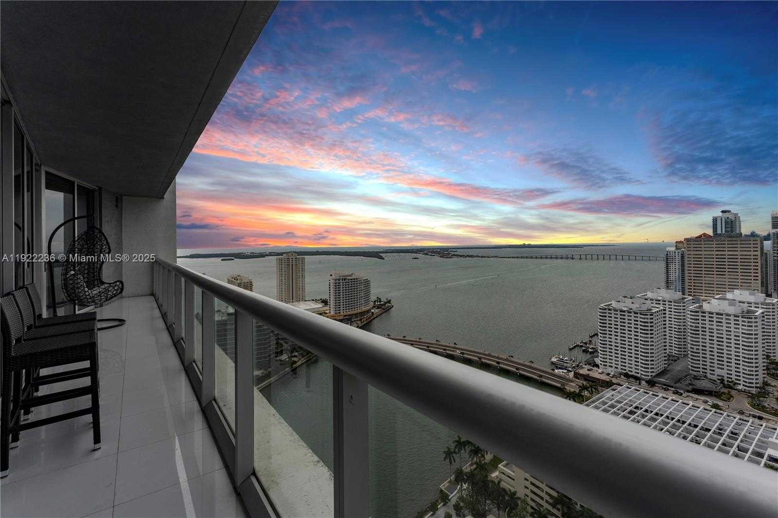 Small Image of 495 BRICKELL AVE #3511, Miami Number 31
