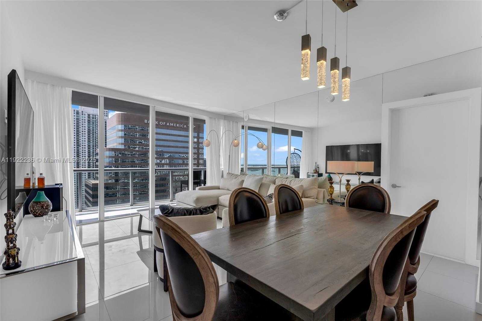 Small Image of 495 BRICKELL AVE #3511, Miami Number 4